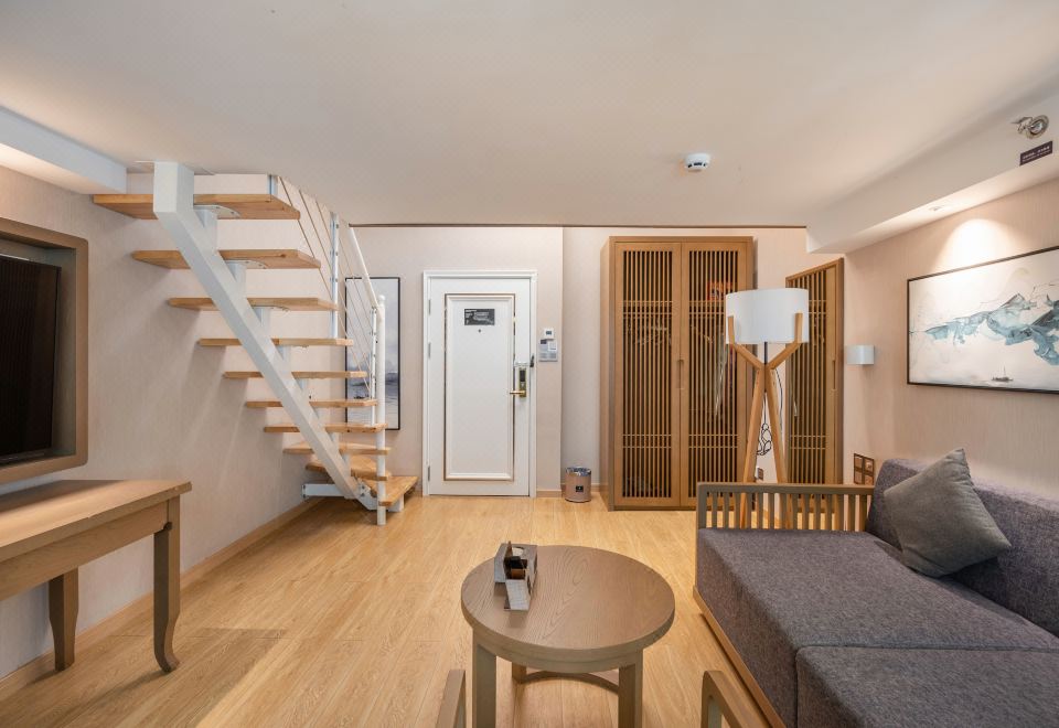 静雅复式大床房【大沙发+零压床垫】