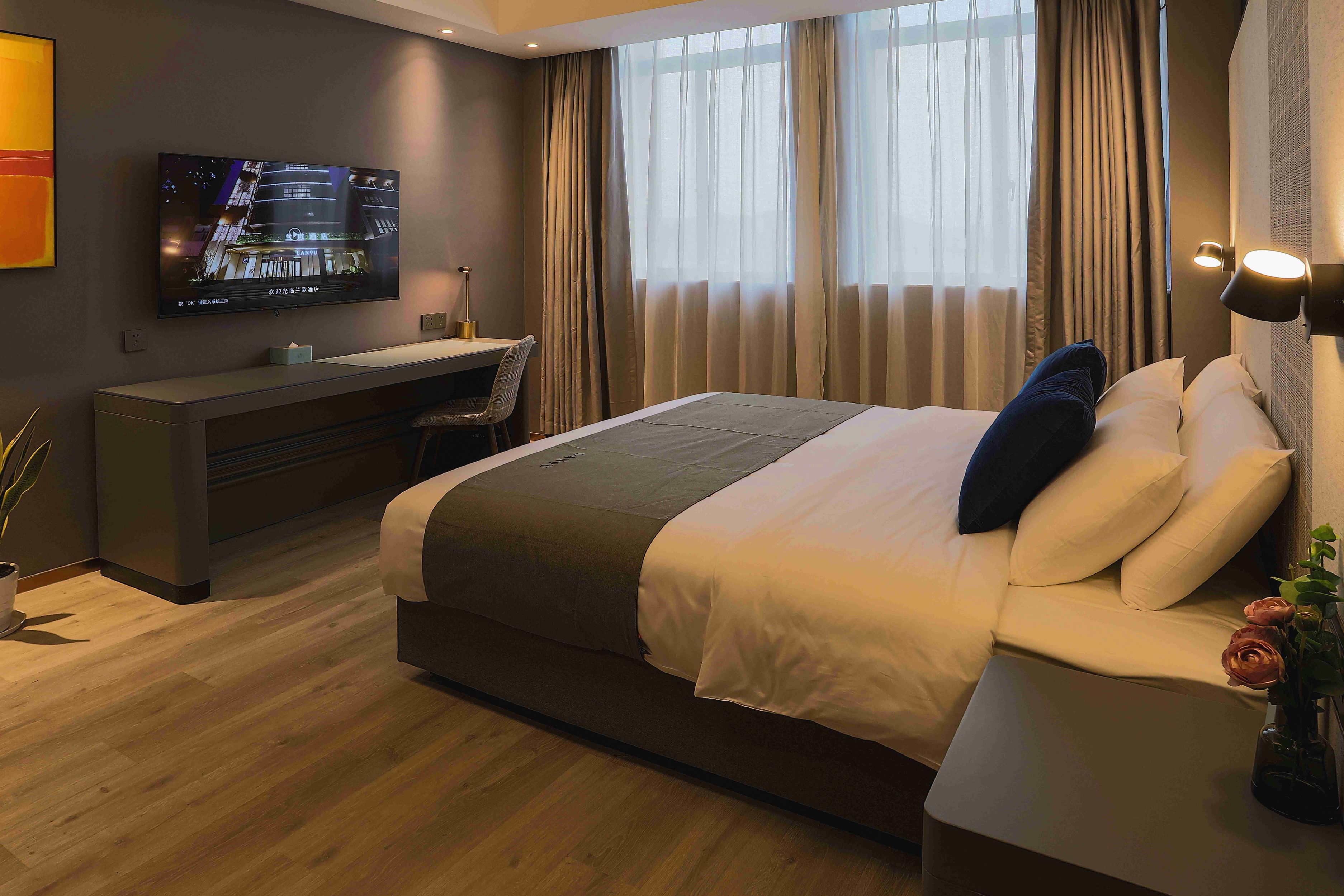 兰大师设计套房（全屋智能语音+小冰箱+独立卧室客厅）