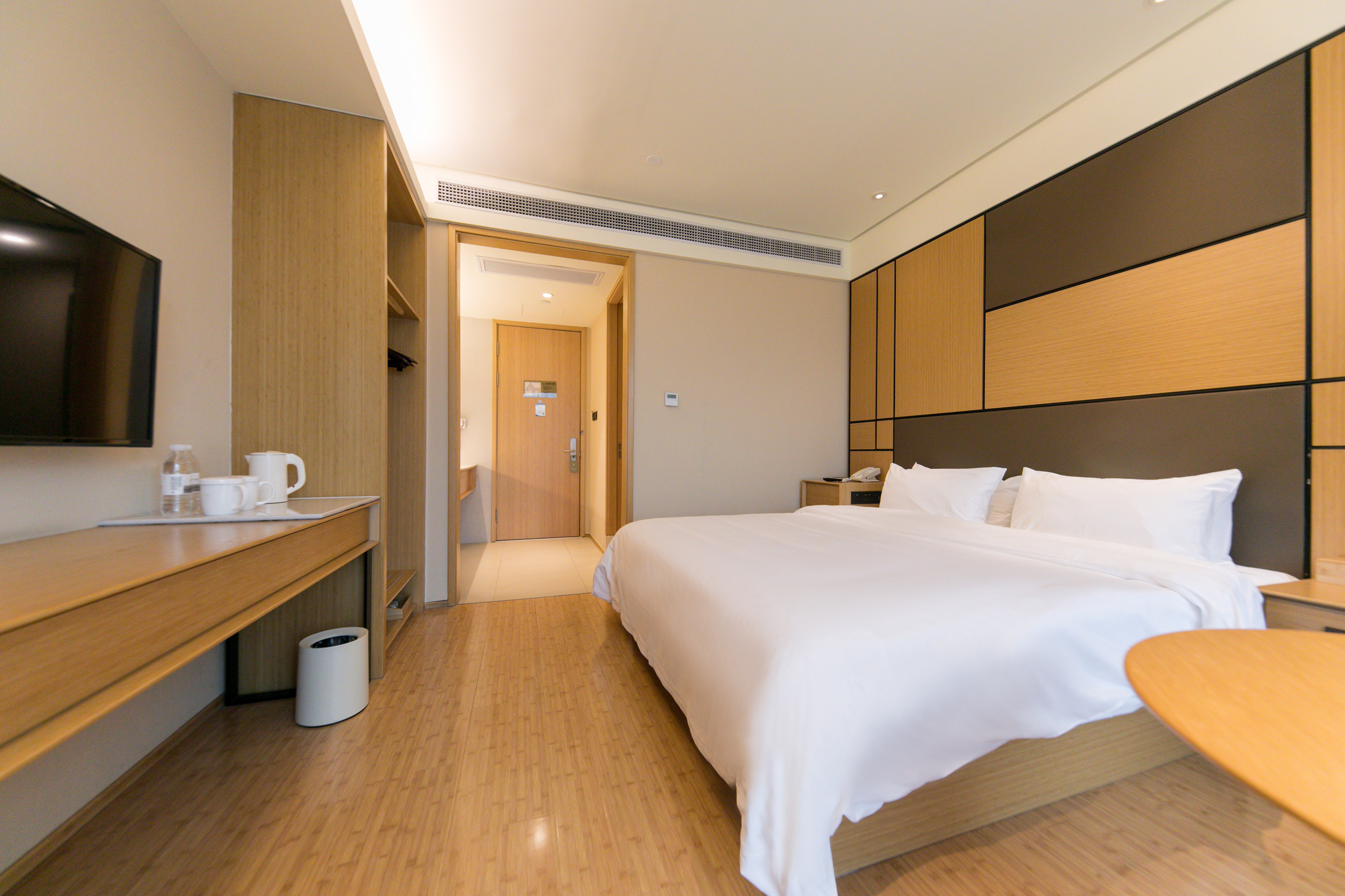 高级大床房（投屏电视）