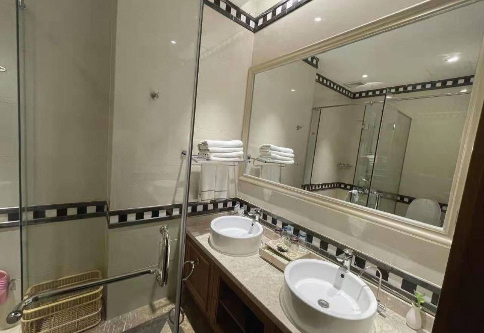 Baihualin Hot Spring Valley HotelLoft Hot Spring Room - 2-Room