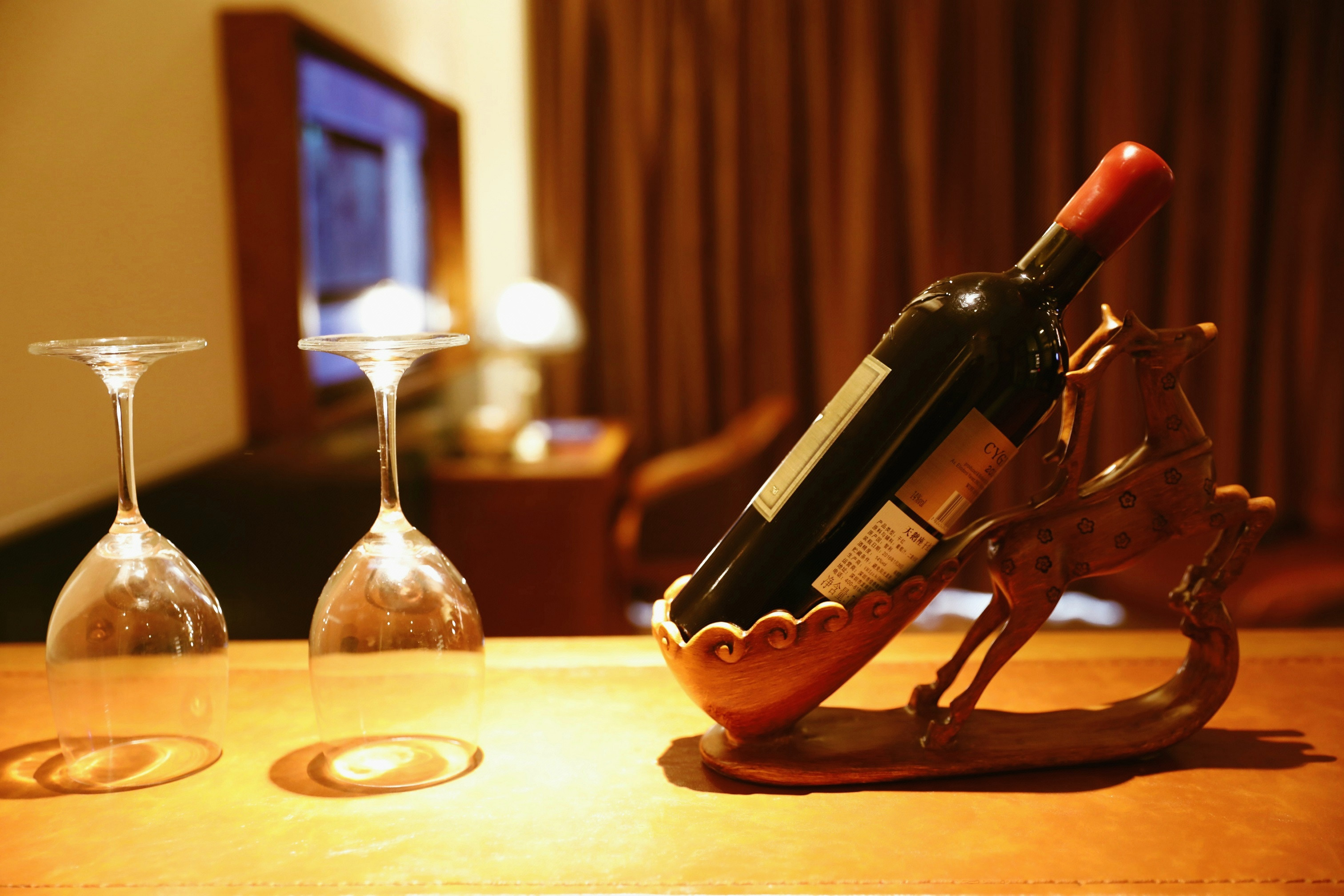 至尊浪漫红酒大床房