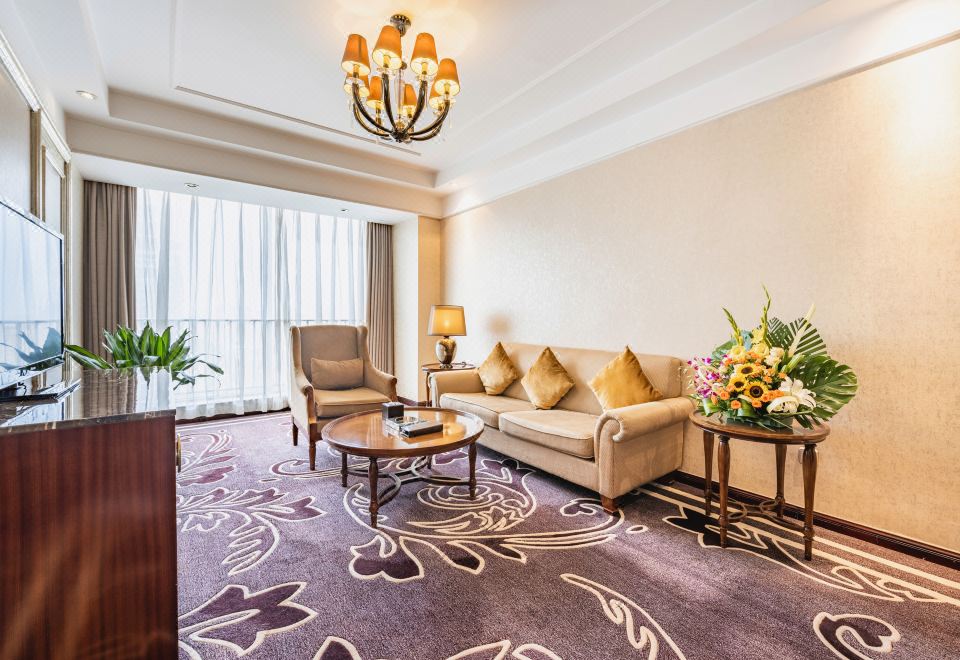 Titan Central Park Hotel Executive Suite