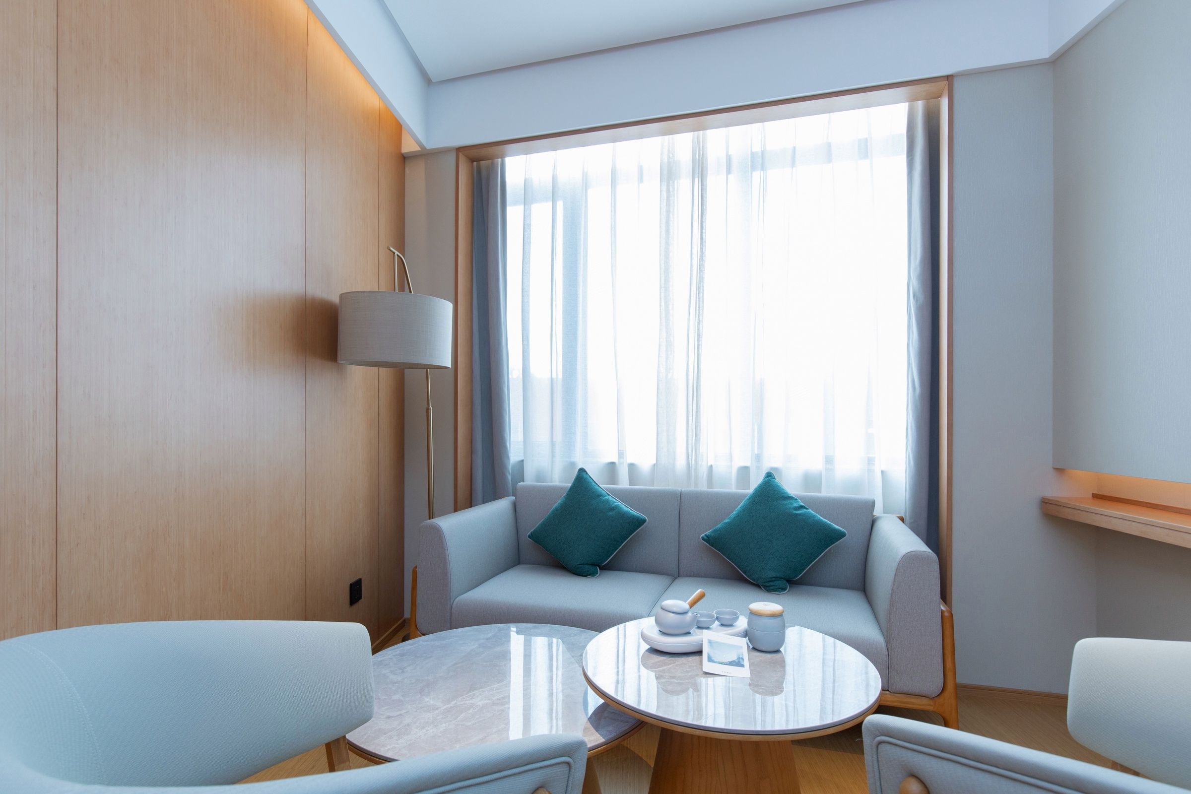 套房（独立会客厅+投屏+冰箱+智能马桶）