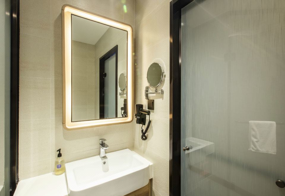 HanTing Hotel (Tangshan Qianxi)Suite