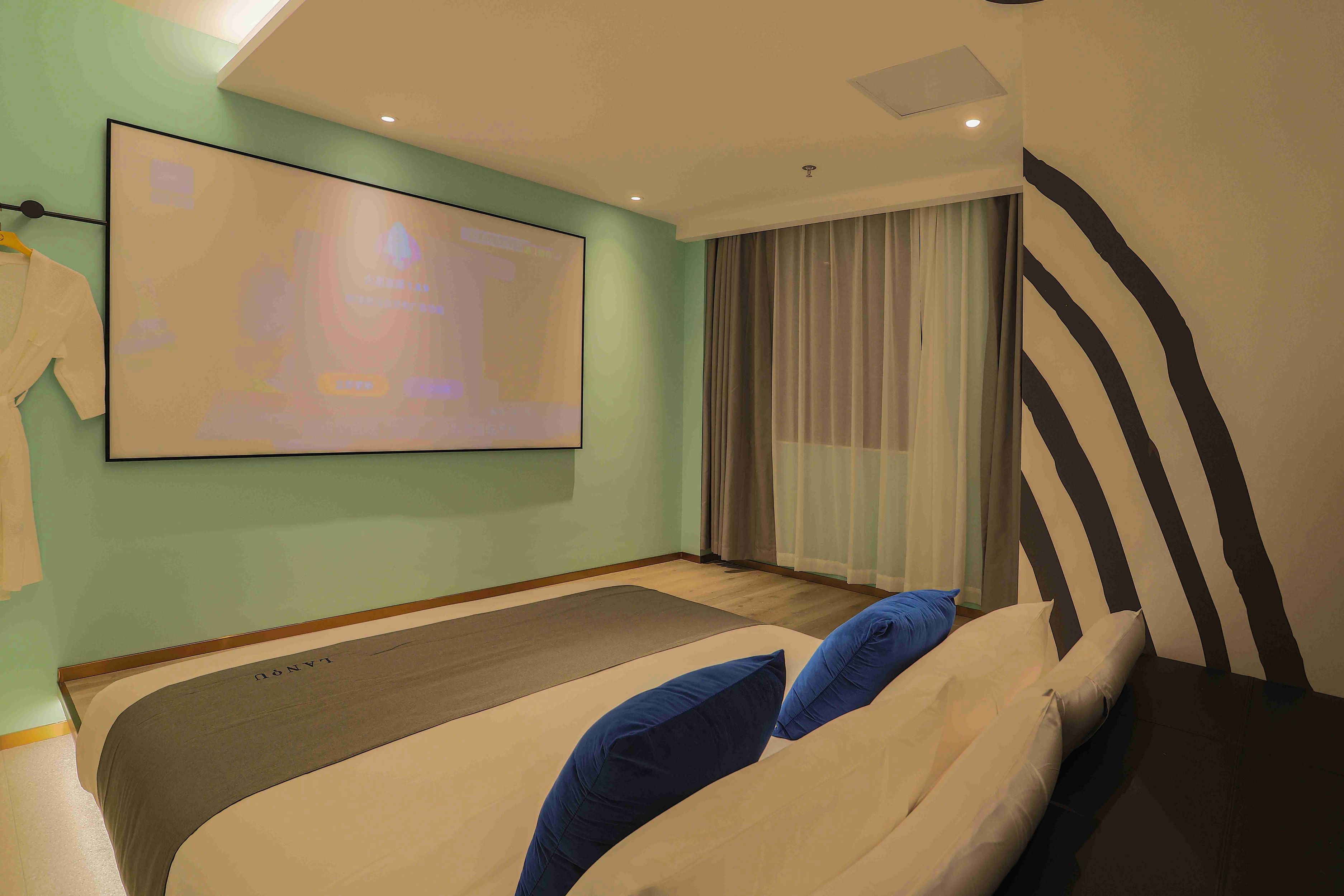 影音巨幕房（全屋智能语音控制+幕布投影）