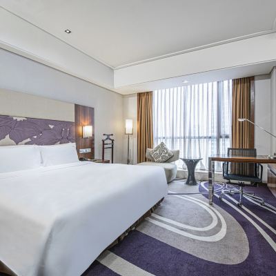 假日行政房-超大床 青島中心假日飯店優惠