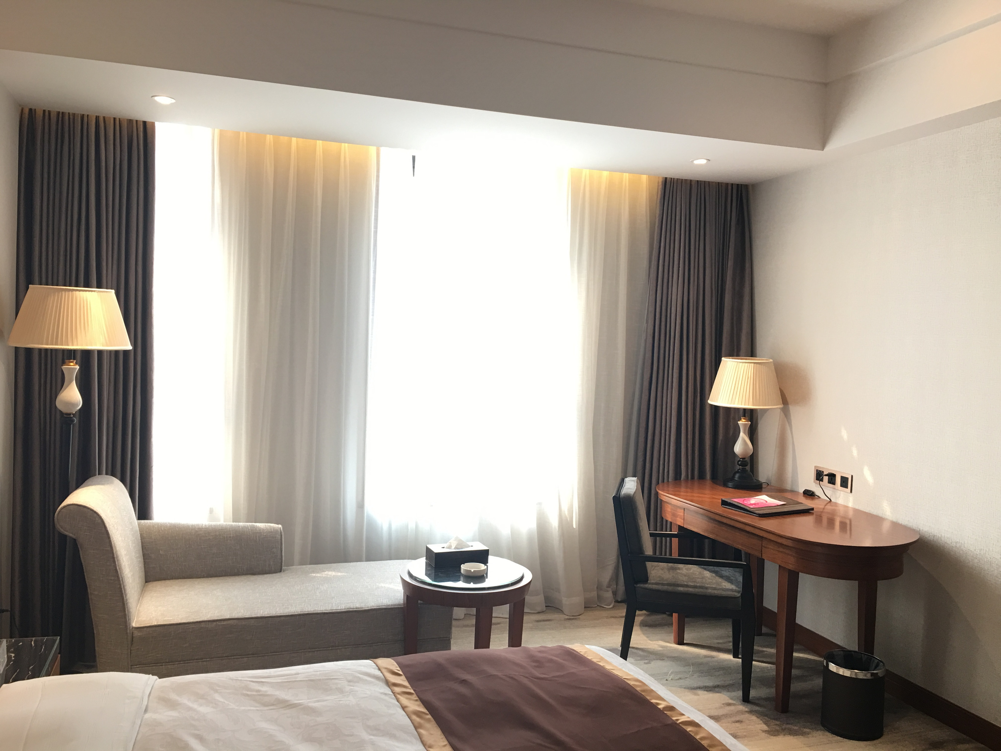 豪华大床房（超大房间+浴缸+智能马桶）