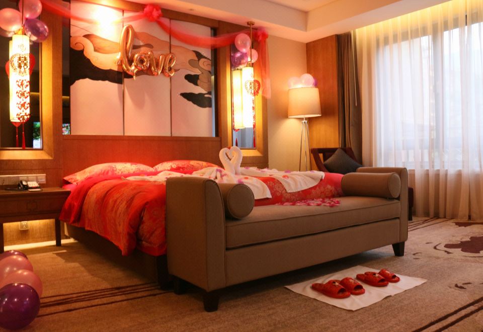 Felton Grand Hotel BazhongHoneymoon Suite