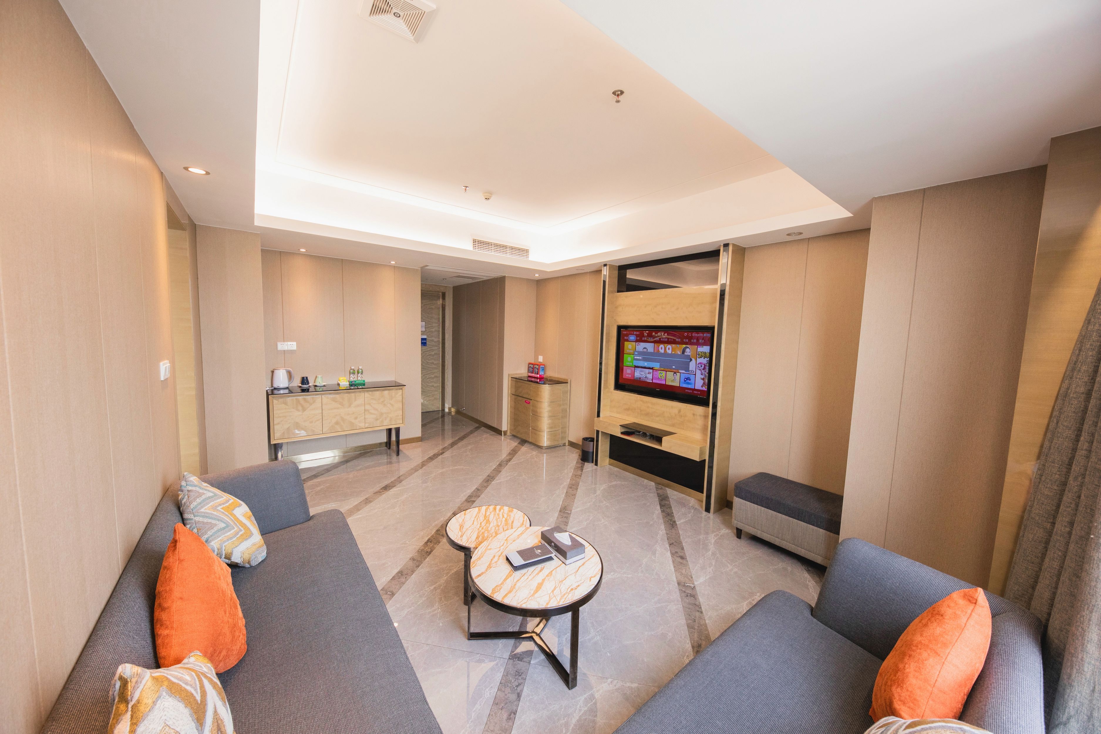 伯爵套房（高空眺望+览江悦城+一厅两房三床三衞）