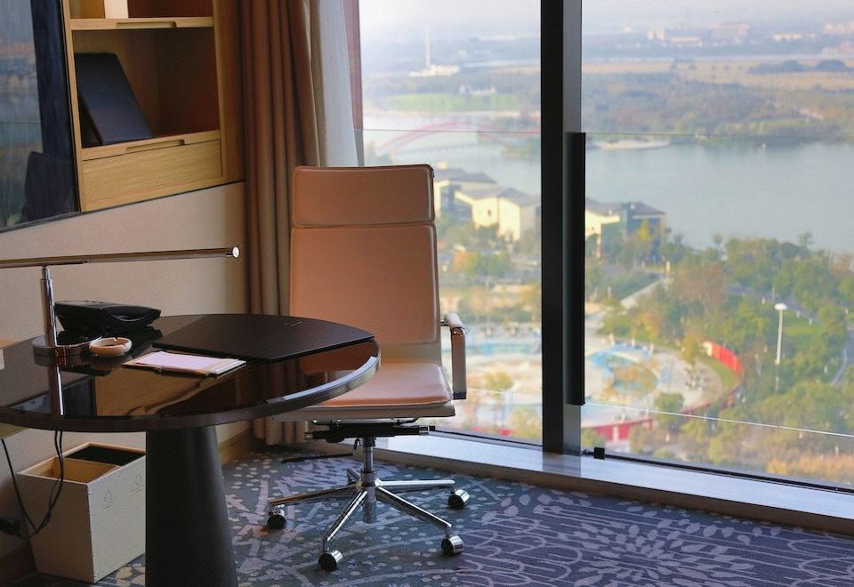 Renaissance Suzhou Wujiang HotelExecutive Room - Lake-View (Double Bed)