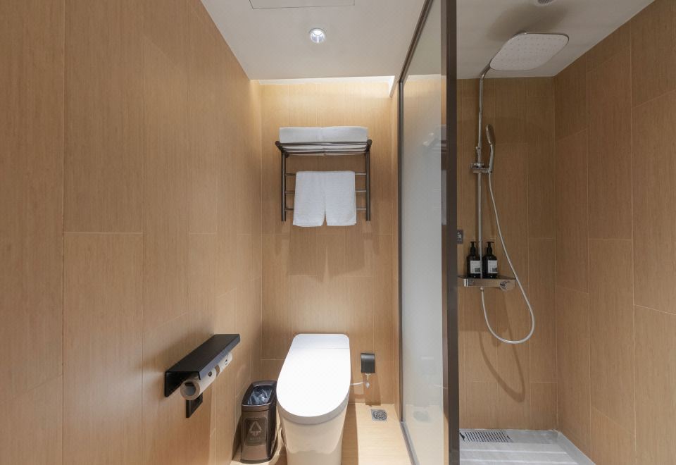 套房（65寸4K电视投屏+智能客控+沙发）