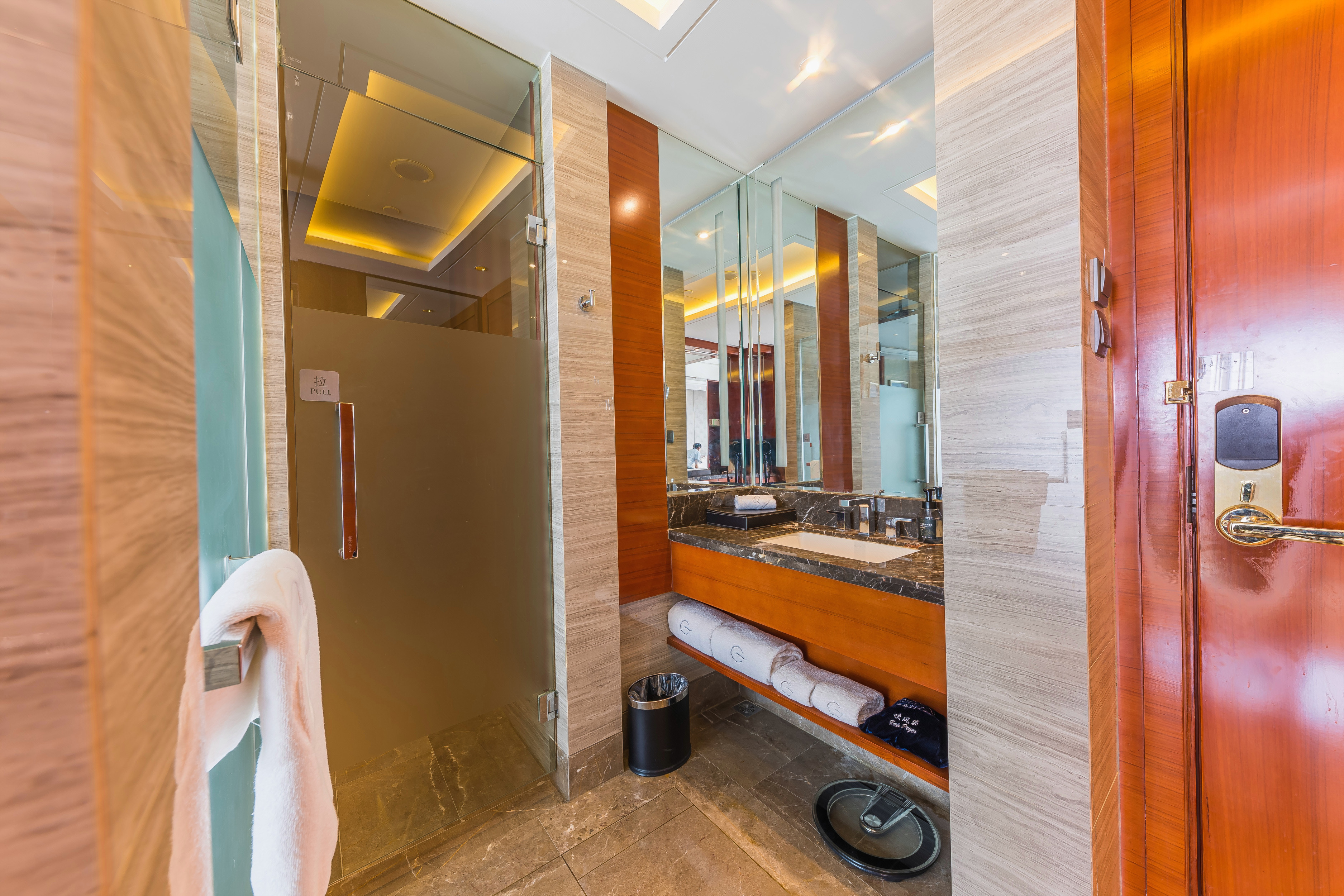 漠海豪华双床房