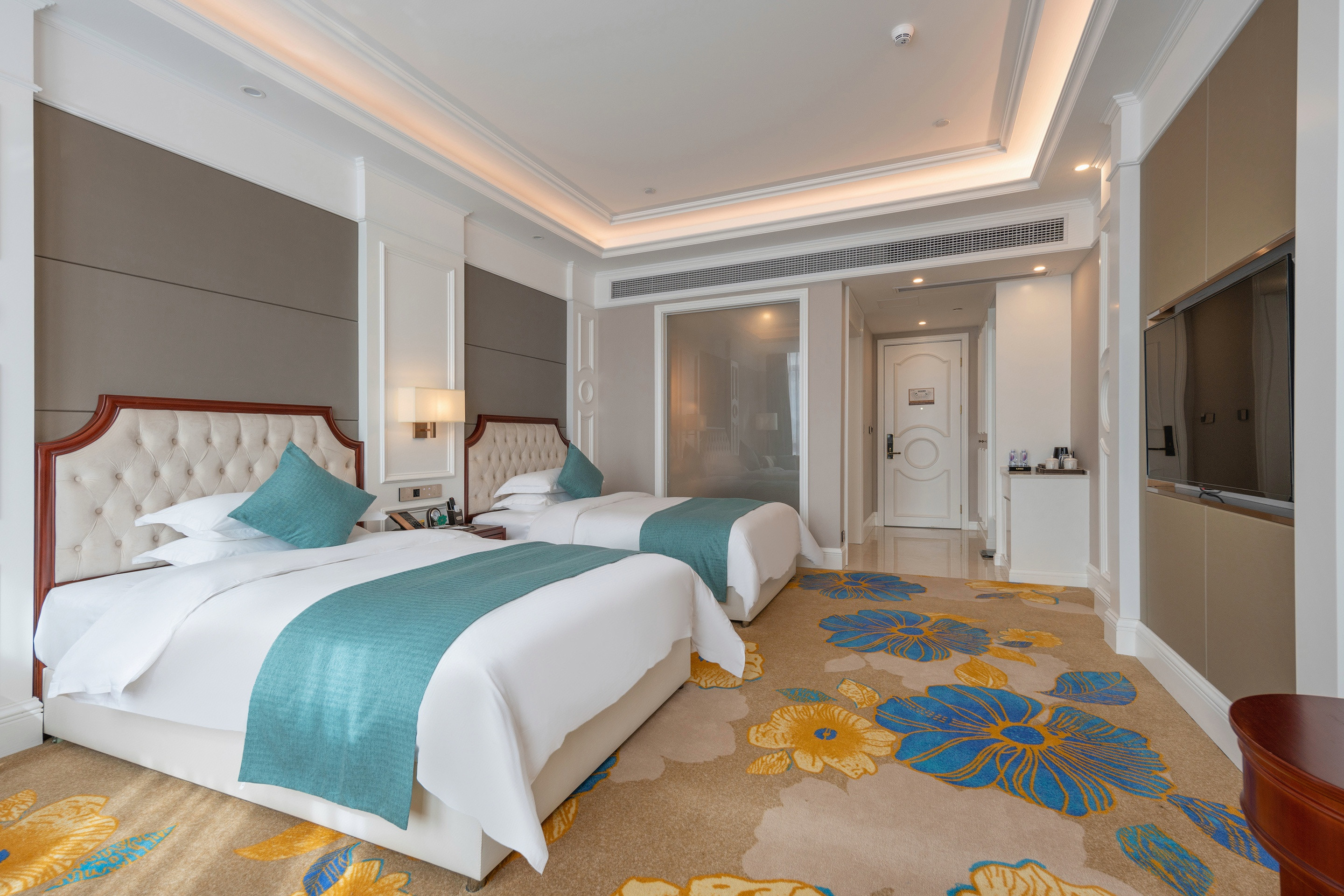 豪华行政双床房（全景落地窗+舒适沙发）