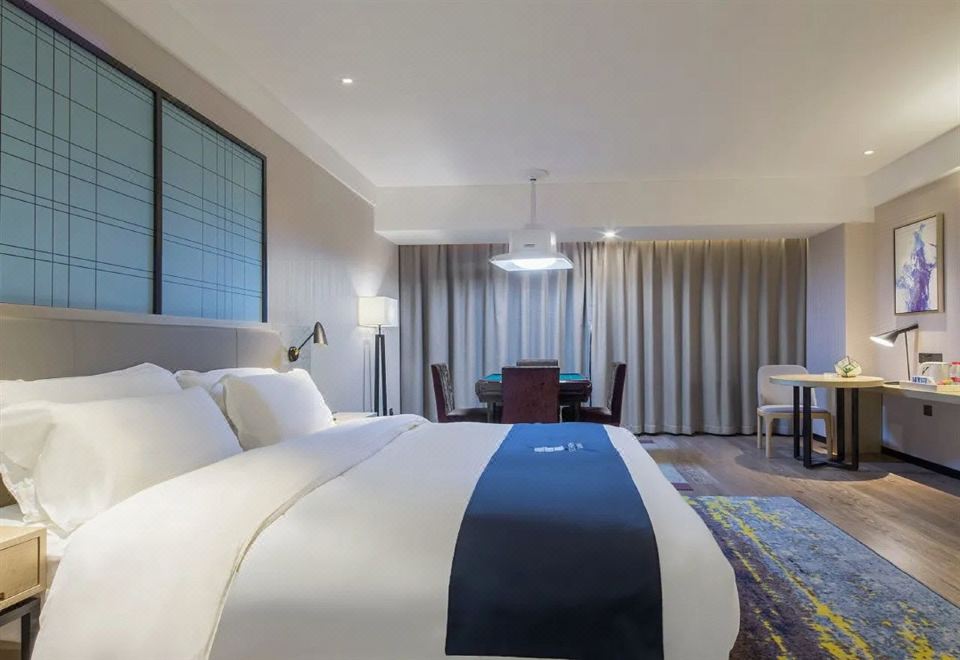 智能商务大床房 I 高空绮丽夜景·智能客控·麻将机