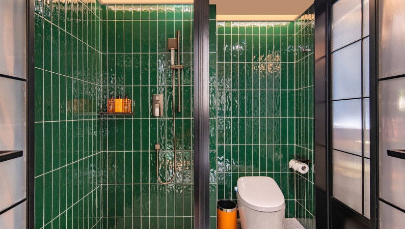 豪华大床房+金可儿床垫+智能客控+迷你冰箱+电视投屏