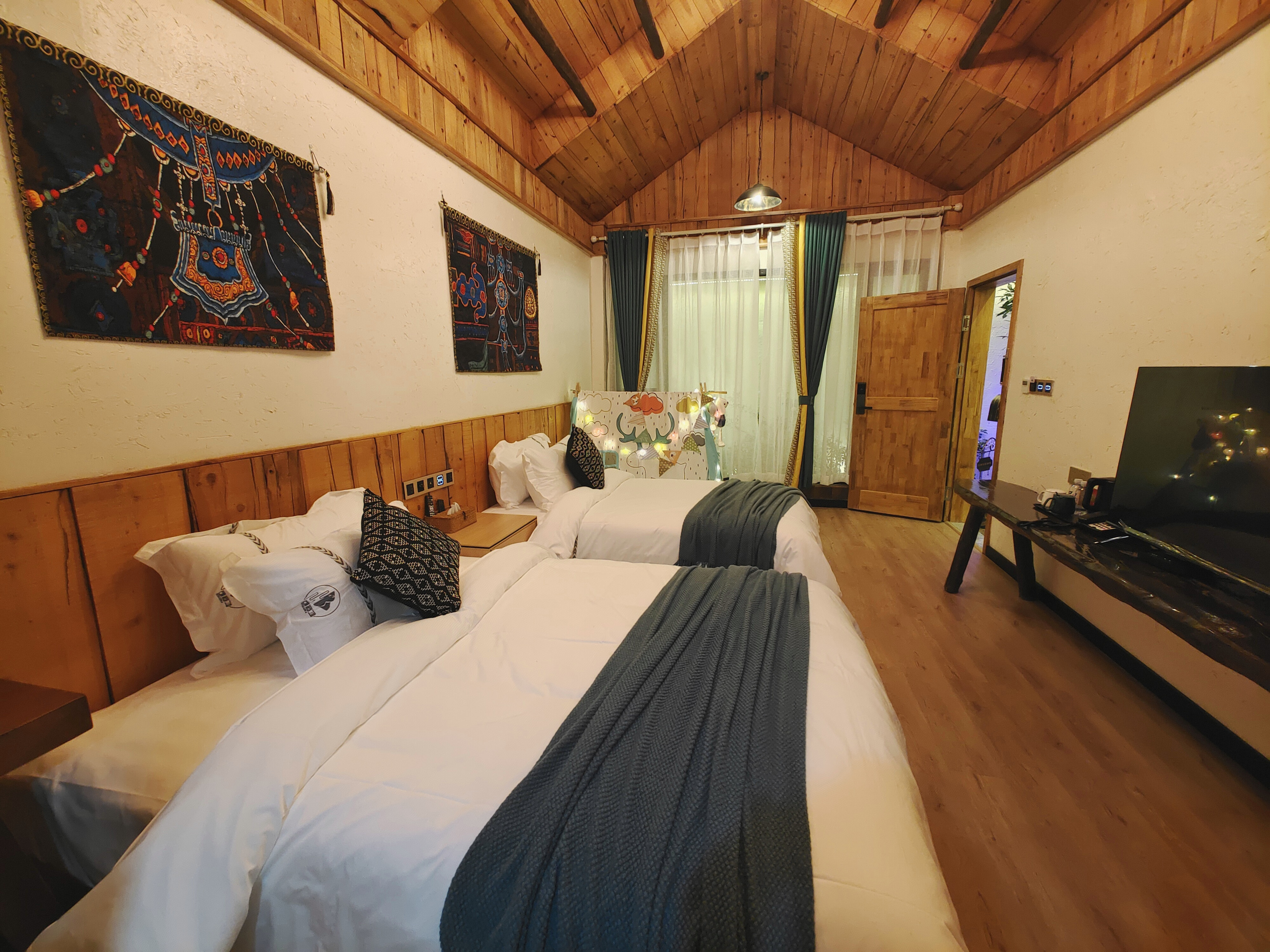 庭院木屋双床房（零压乳胶床垫+公区自助洗衣房）