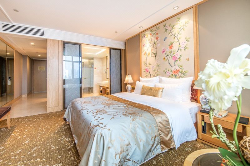 主楼豪华大床房