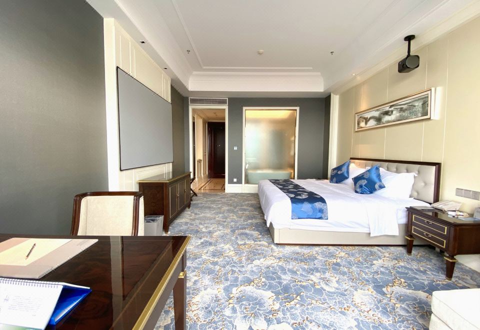 湖景影音大床房