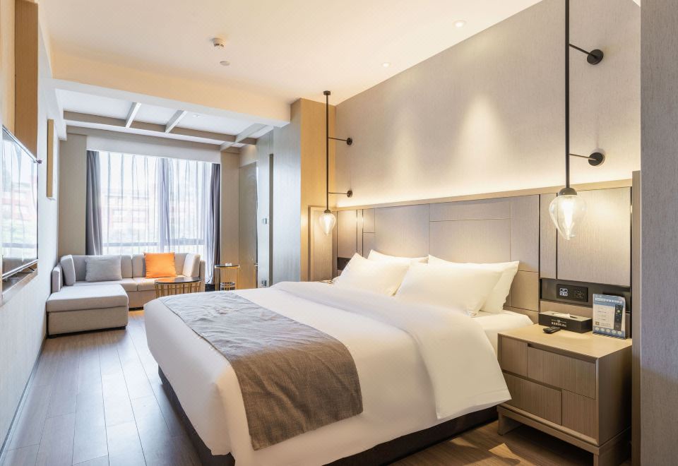 书香高级大床房