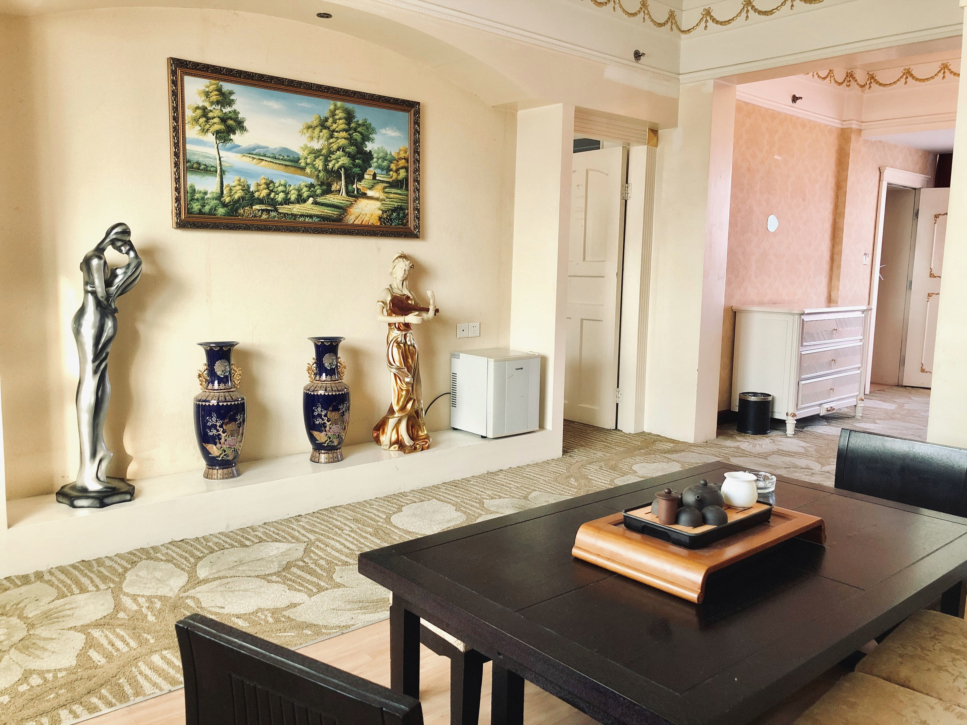 【天鹅·御尊豪华套房】