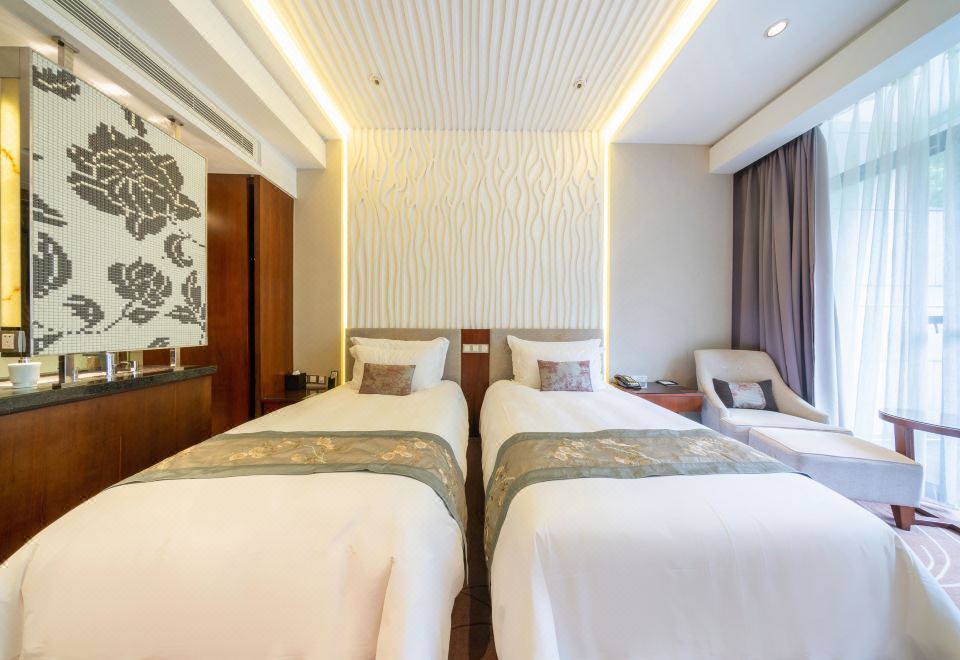 豪華山景陽台雙床房