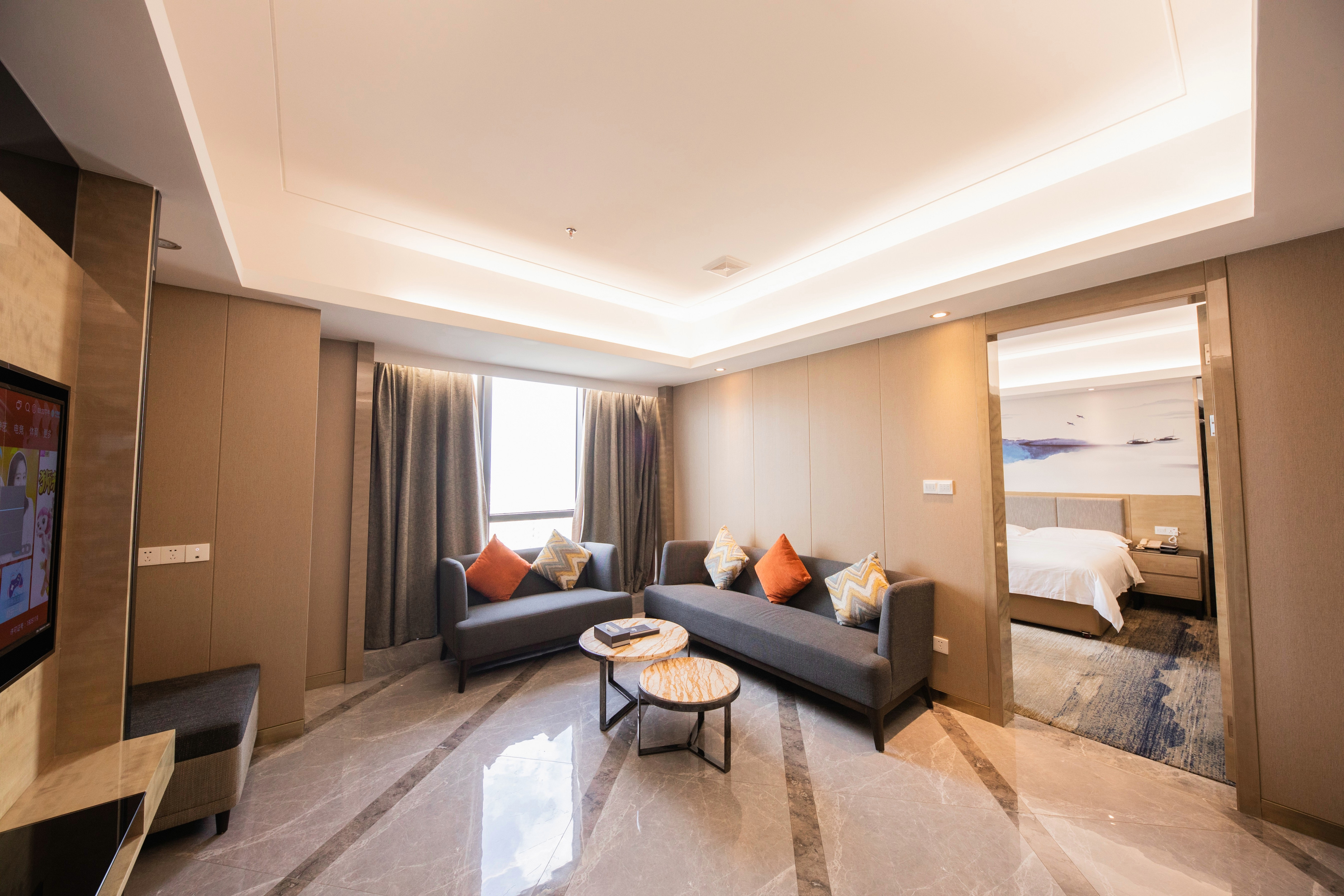 伯爵套房（高空眺望+览江悦城+一厅两房三床三衞）