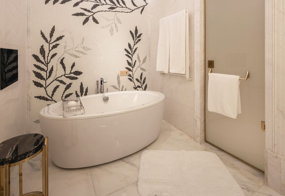 Marrisle HotelDeluxe 2-bed Room