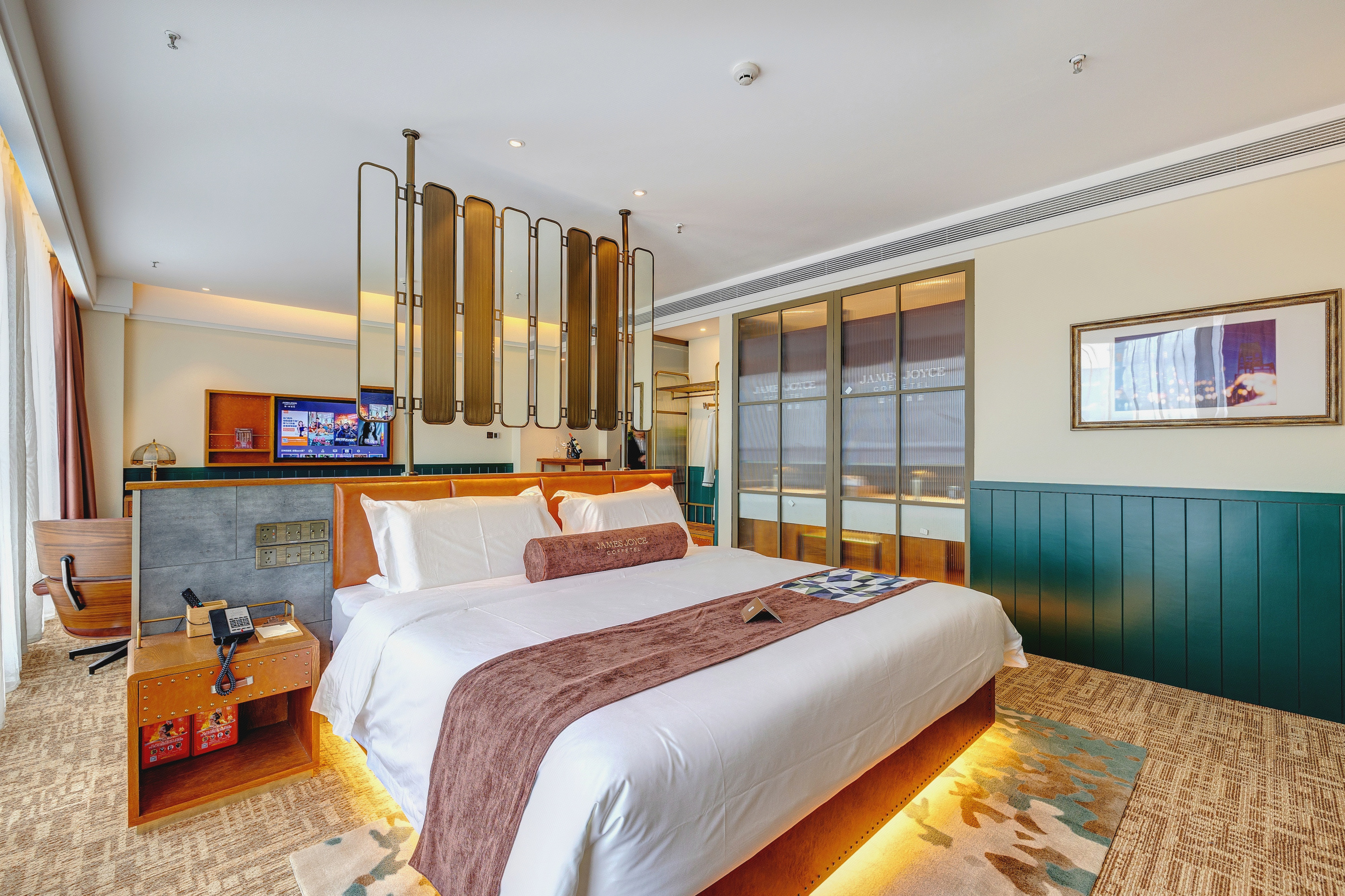 至尊浪漫红酒大床房