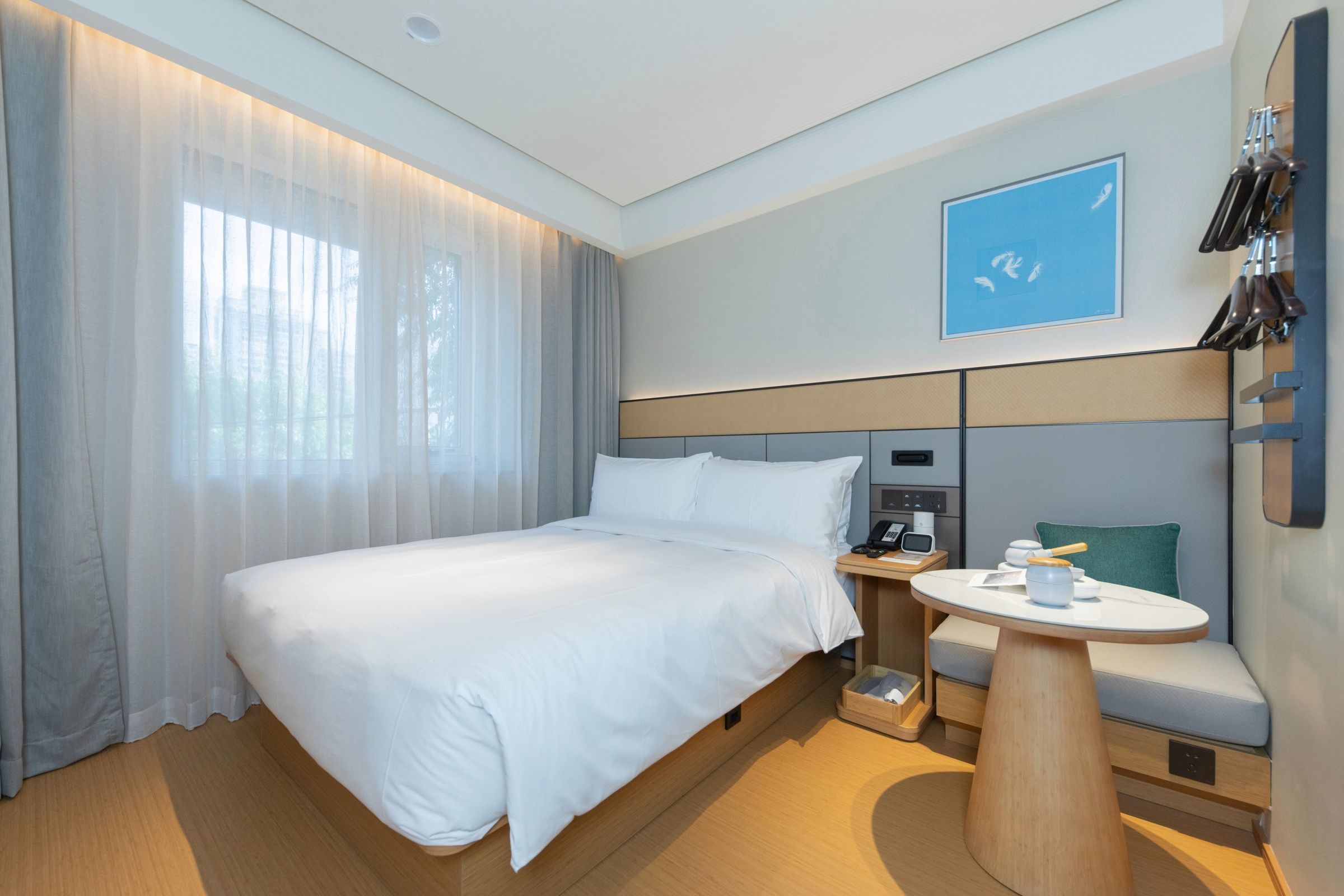 大床房（全明窗+手机投屏+M3记忆枕+金可儿床垫）