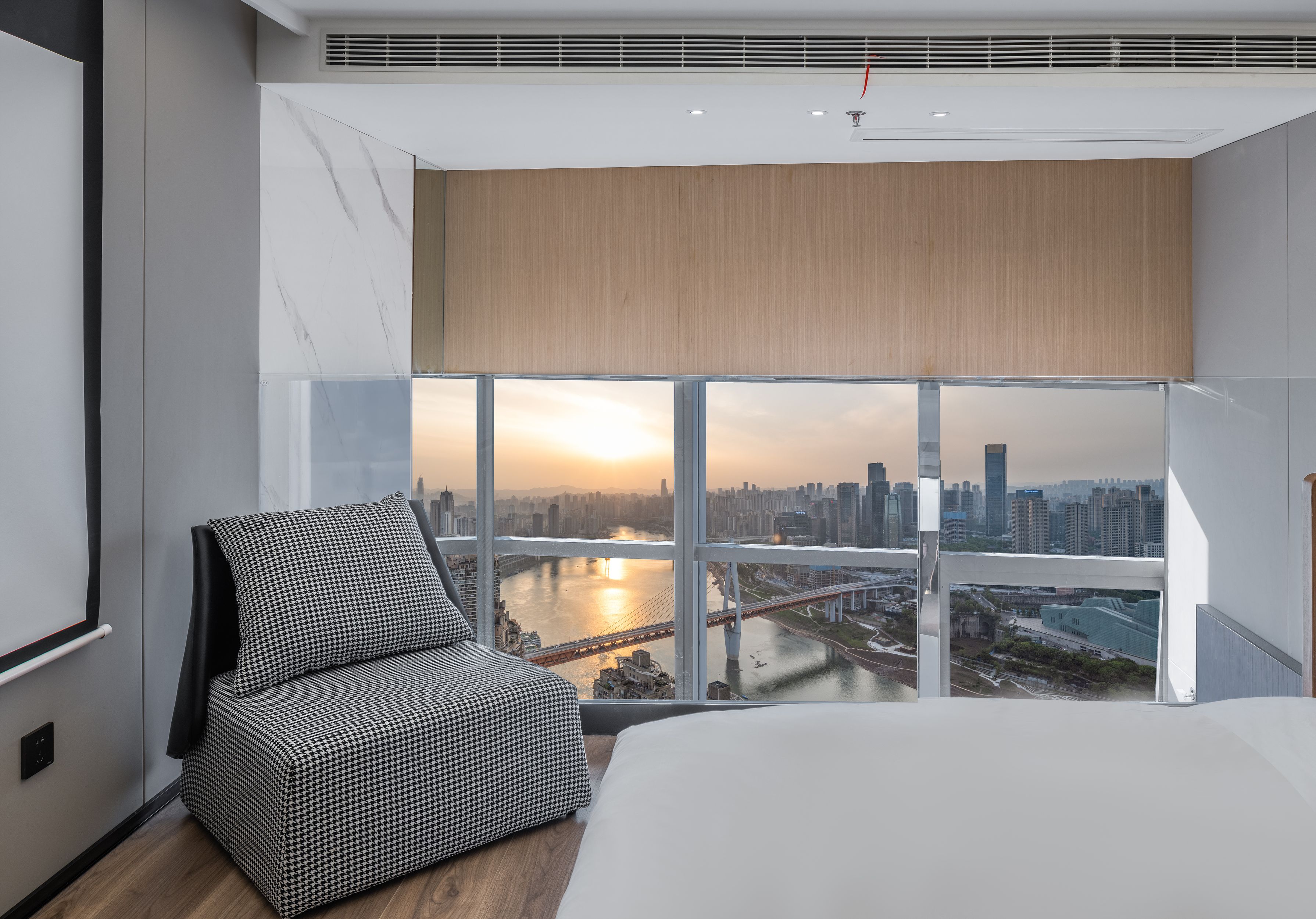 观测者.豪华江景跃层双床套房