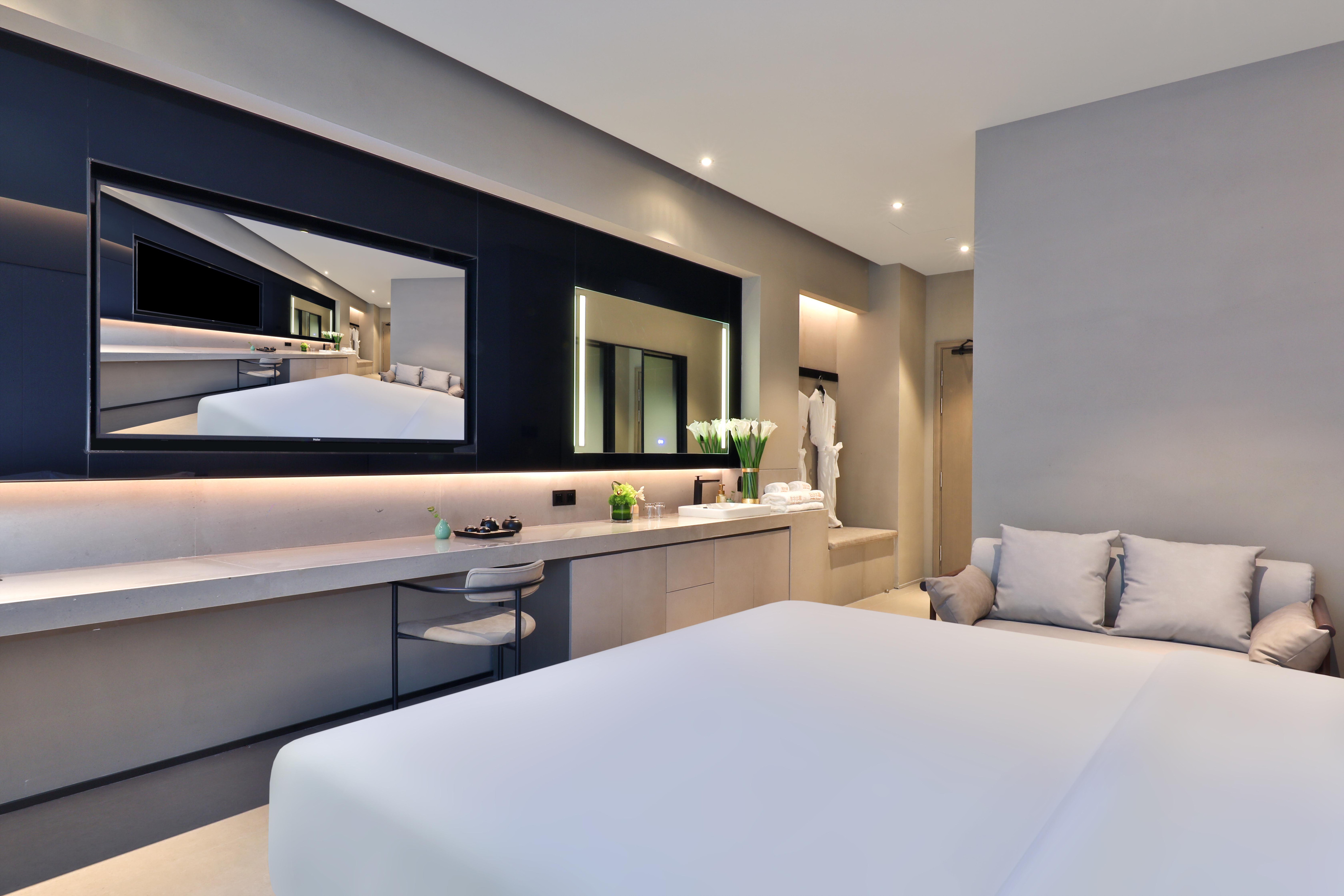 Crystal Orange (Hangzhou West Lake)豪华大床房（投屏65寸电视+小冰箱）