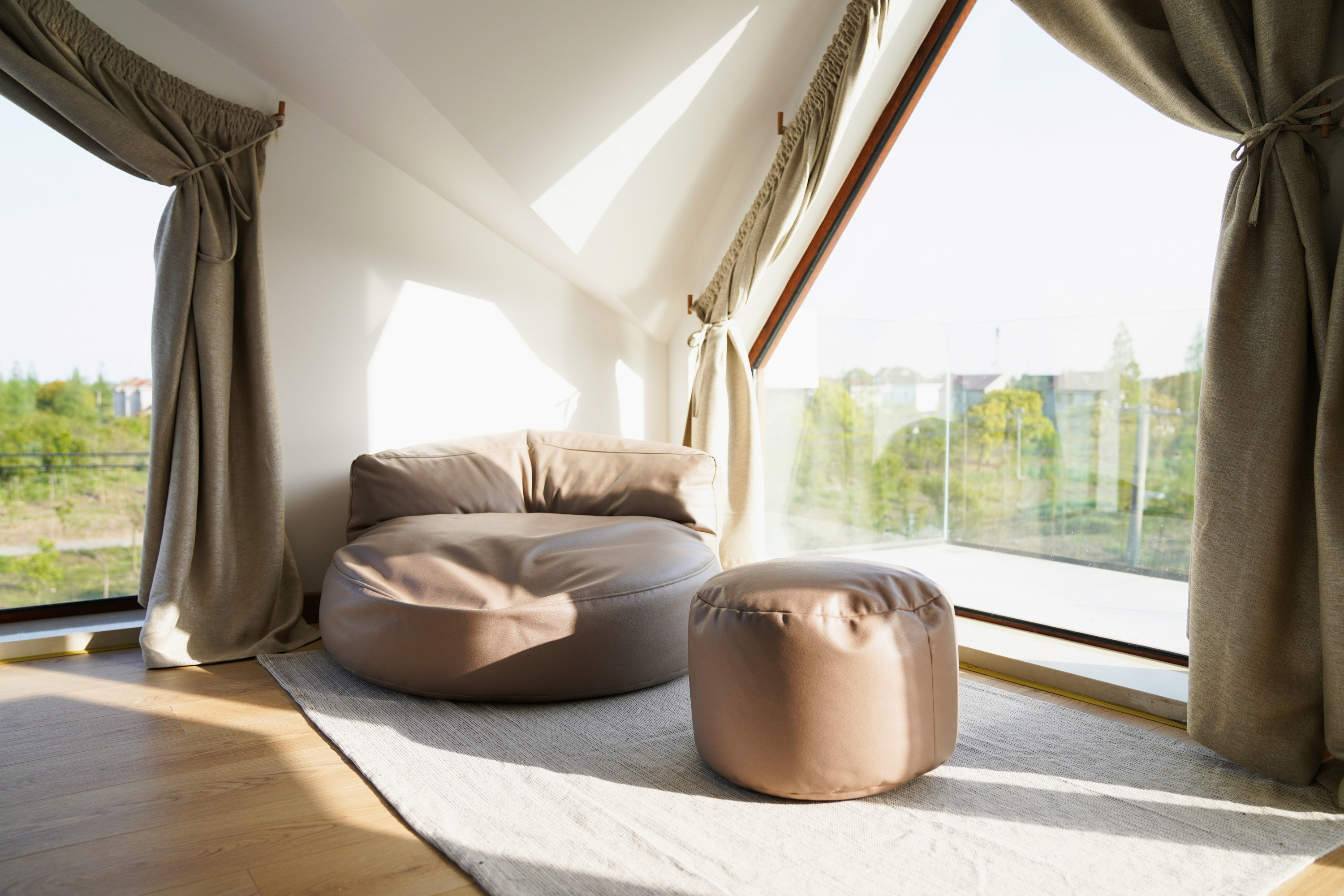 轻舟泛·星空大平层双卧套房·投影