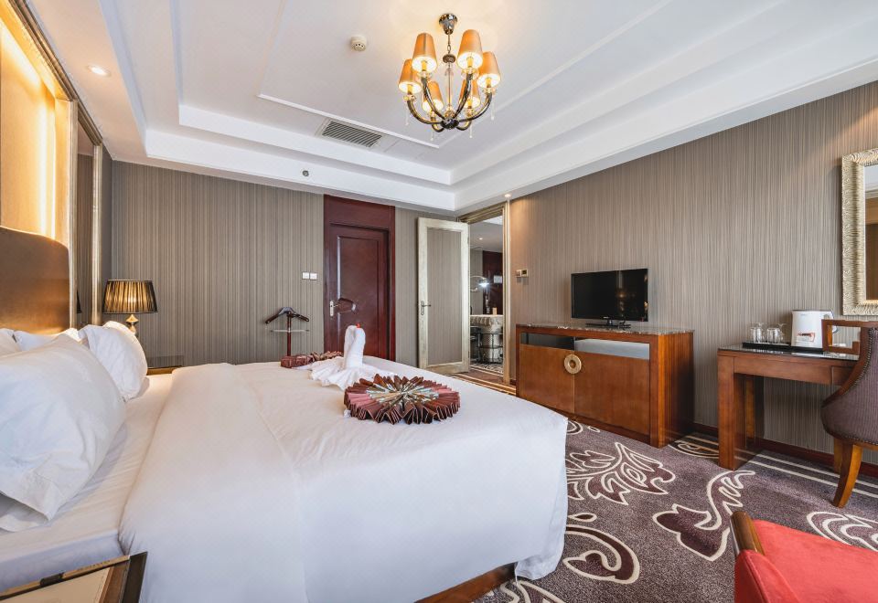 Titan Central Park Hotel Deluxe Suite