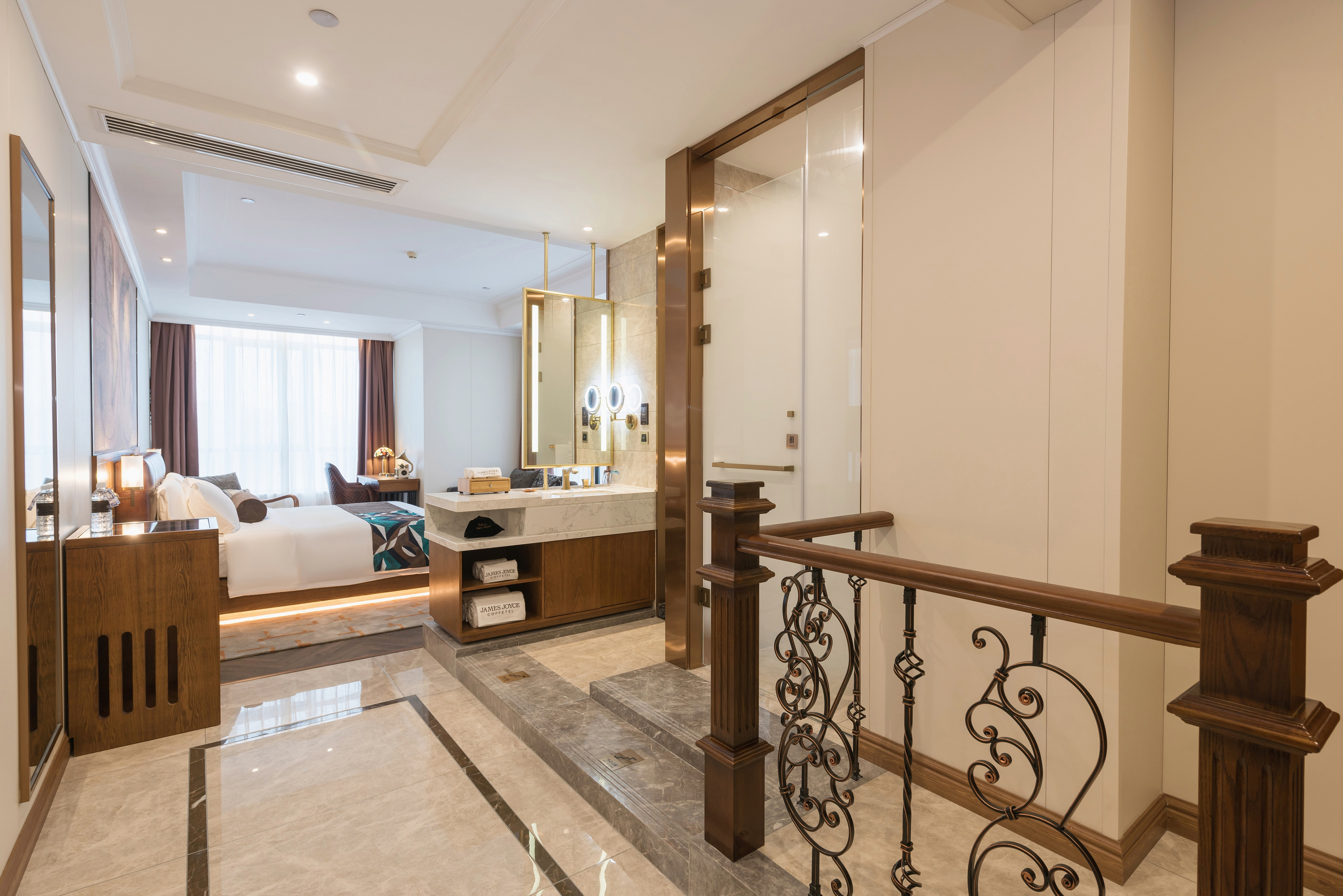 极光巨幕商旅套房（可投屏电视）