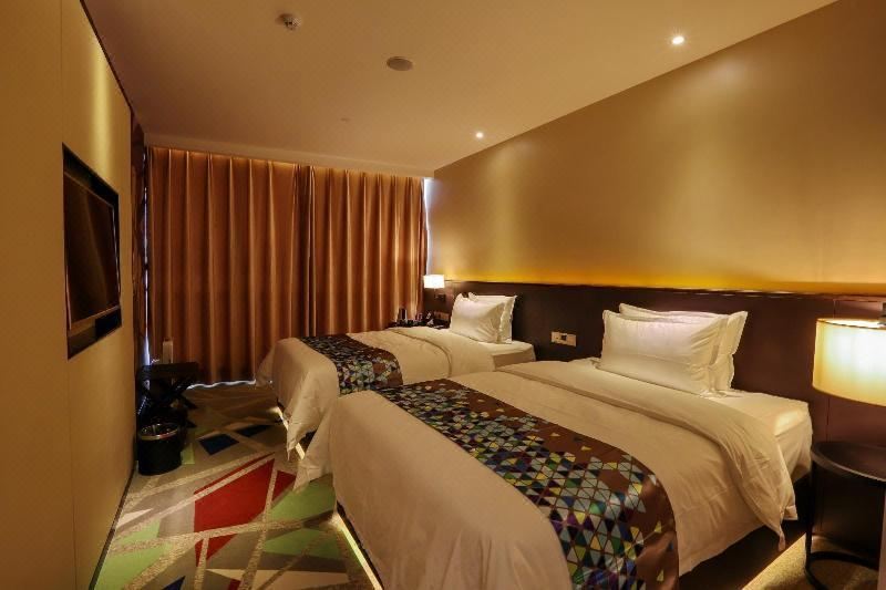 品質景觀雙床房（180°正湖景+小冰箱+電動窗簾）