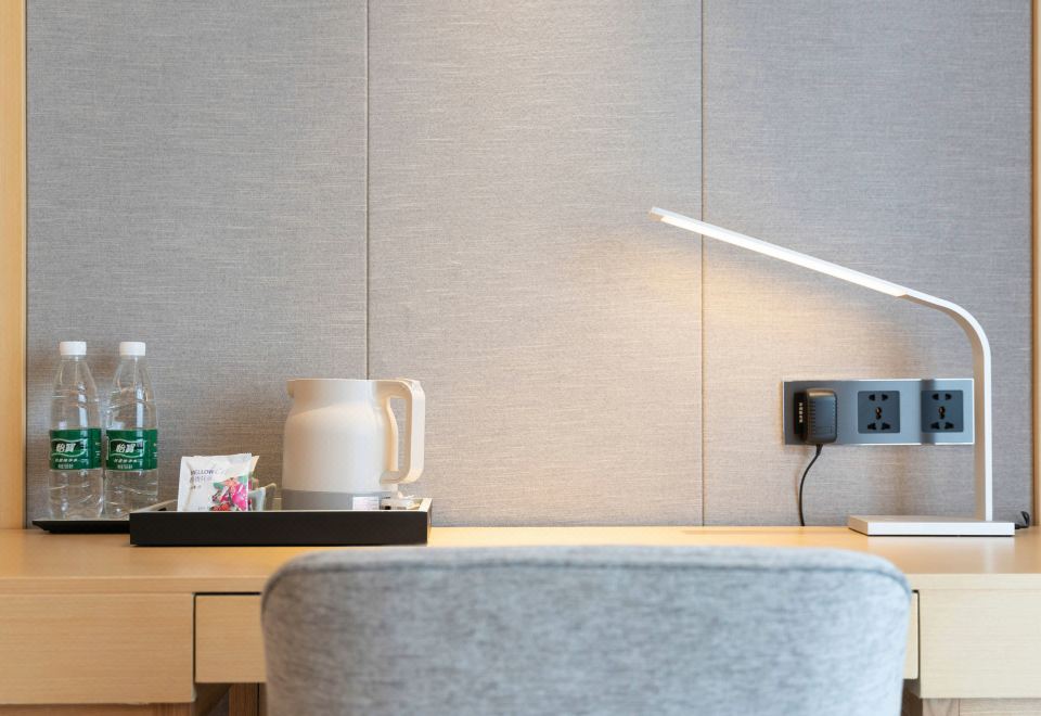 Business Smart Suite (Living Room, Fridge)