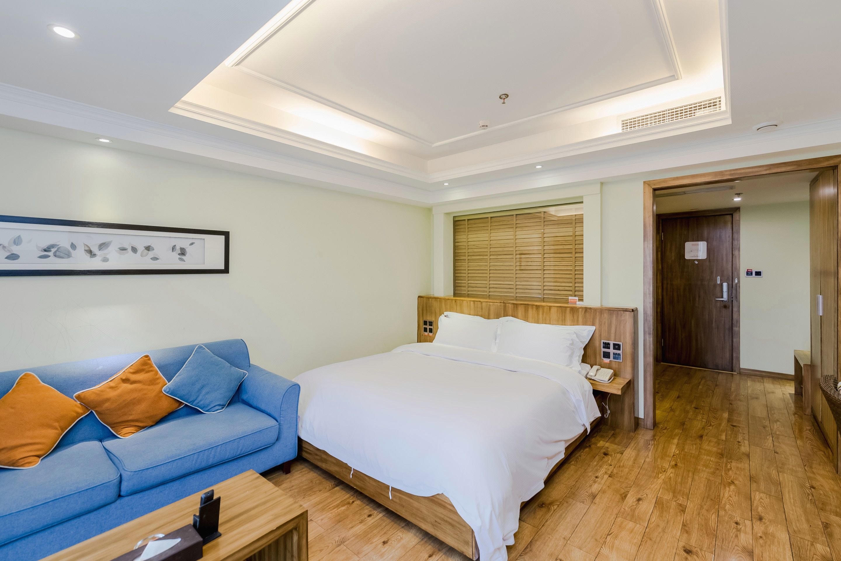 豪华河景大床房