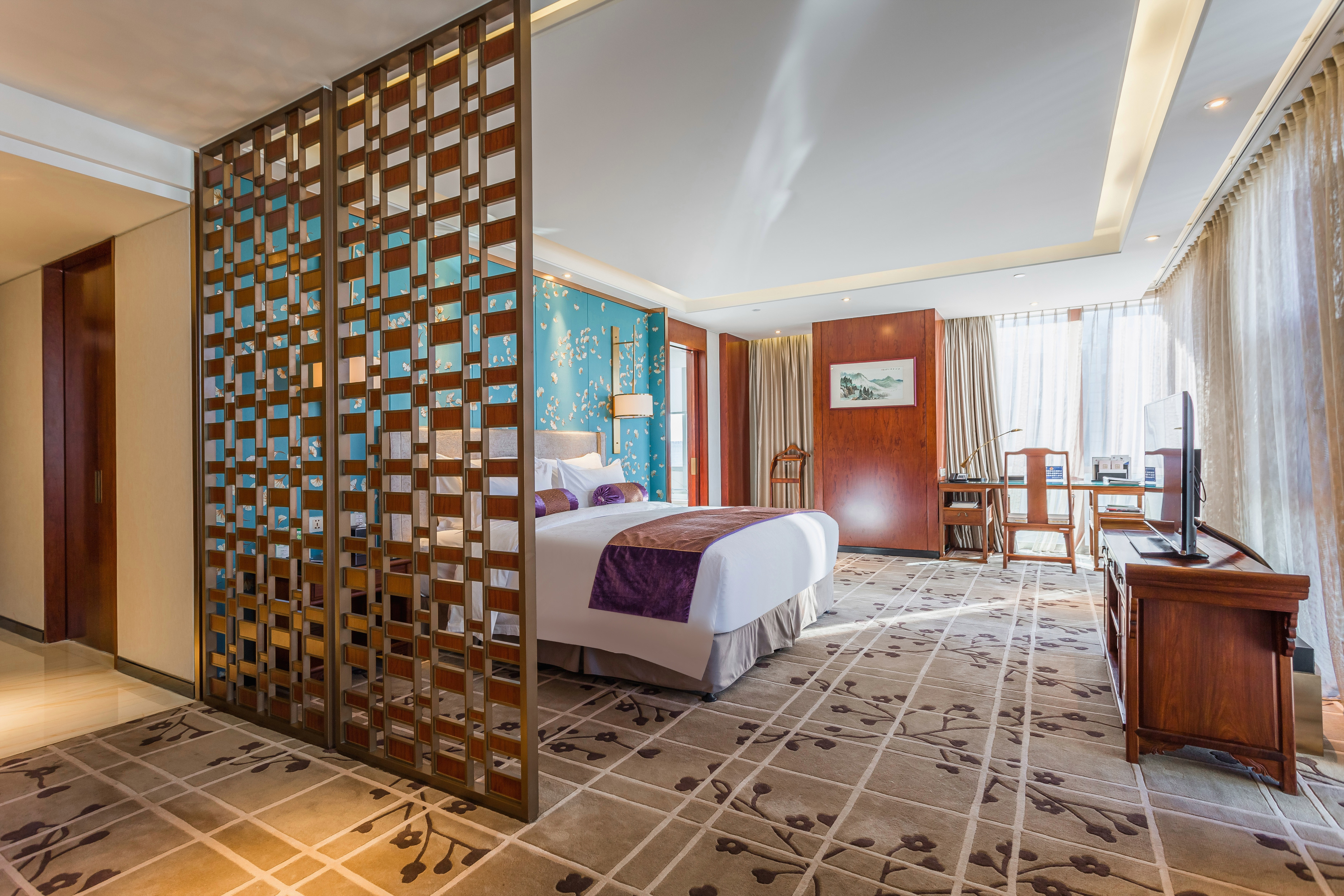 雍貴套房（大空間+特大床+紅木傢俱+會客區）