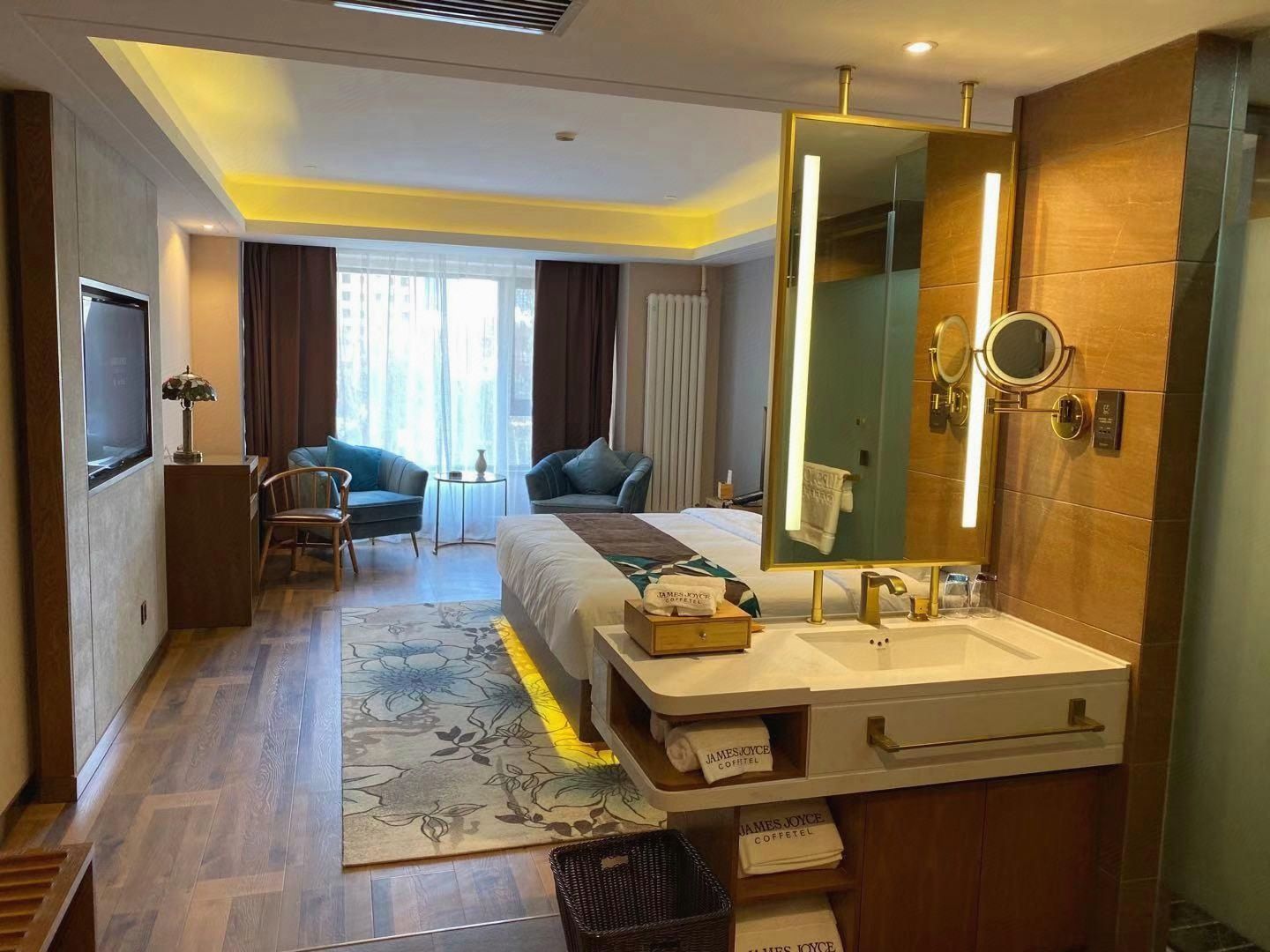 啡凡豪华大床房（特大床）