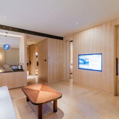 行政湖景套房（一室一廳+豪華浴缸+高層湖景+摩天輪景） 清遠哥弟酒店優惠