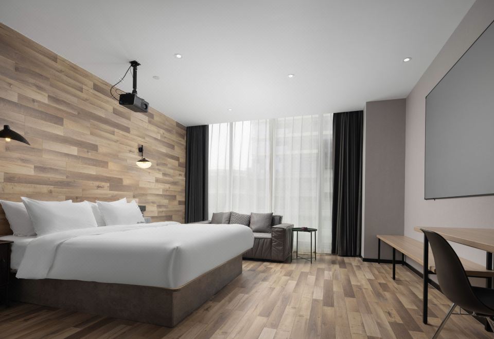 智能巨幕豪華房