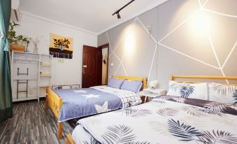 I am waiting for you in Guilin Youth Hostel (Liangjiang Sihu East-West Alley)