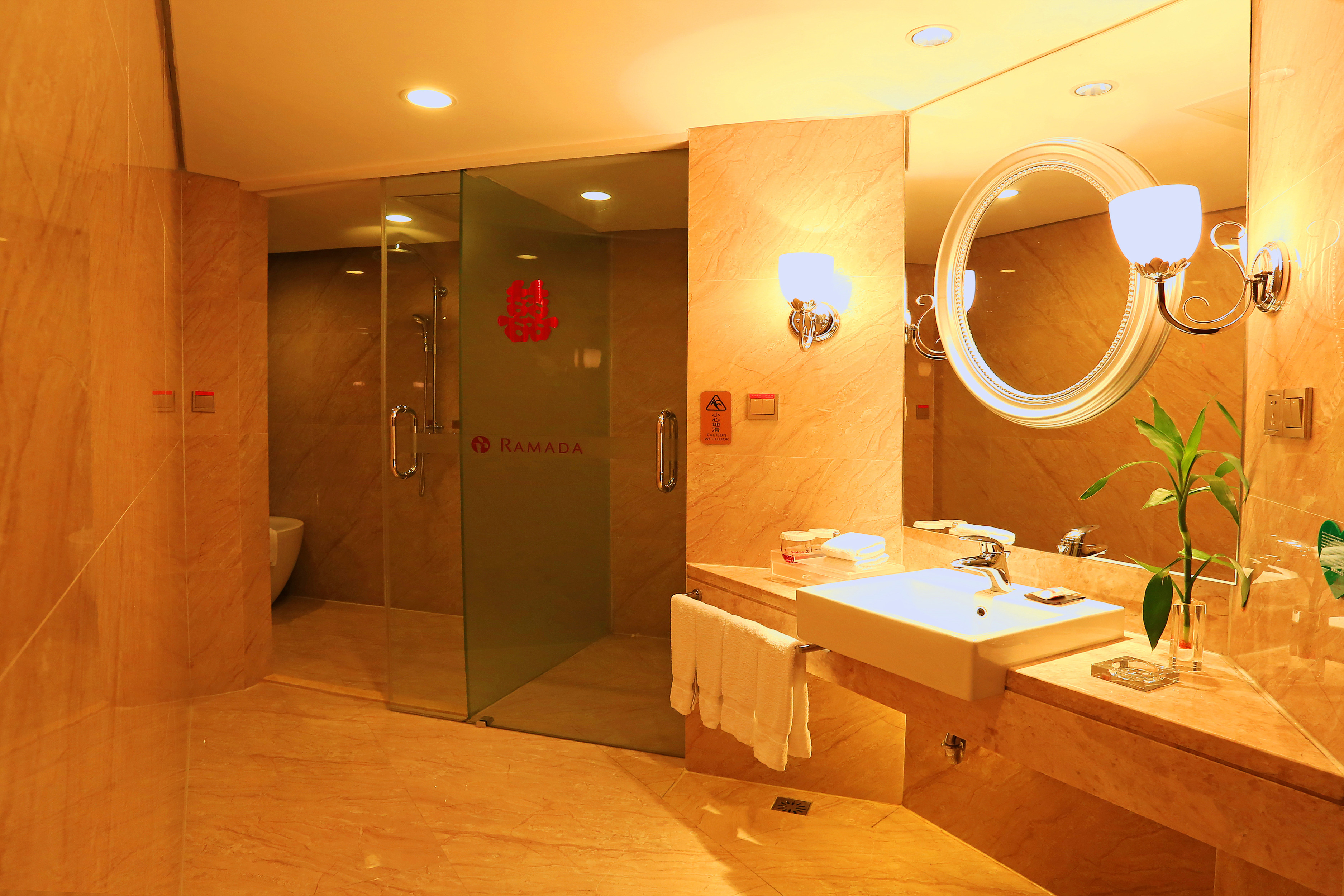 豪华城景套房（270°全景天幕+城中漫居+慕斯床品）