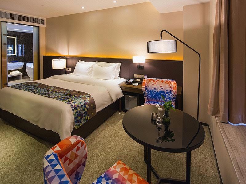 品質嚴選套房（城景+單人浴缸+小冰箱）