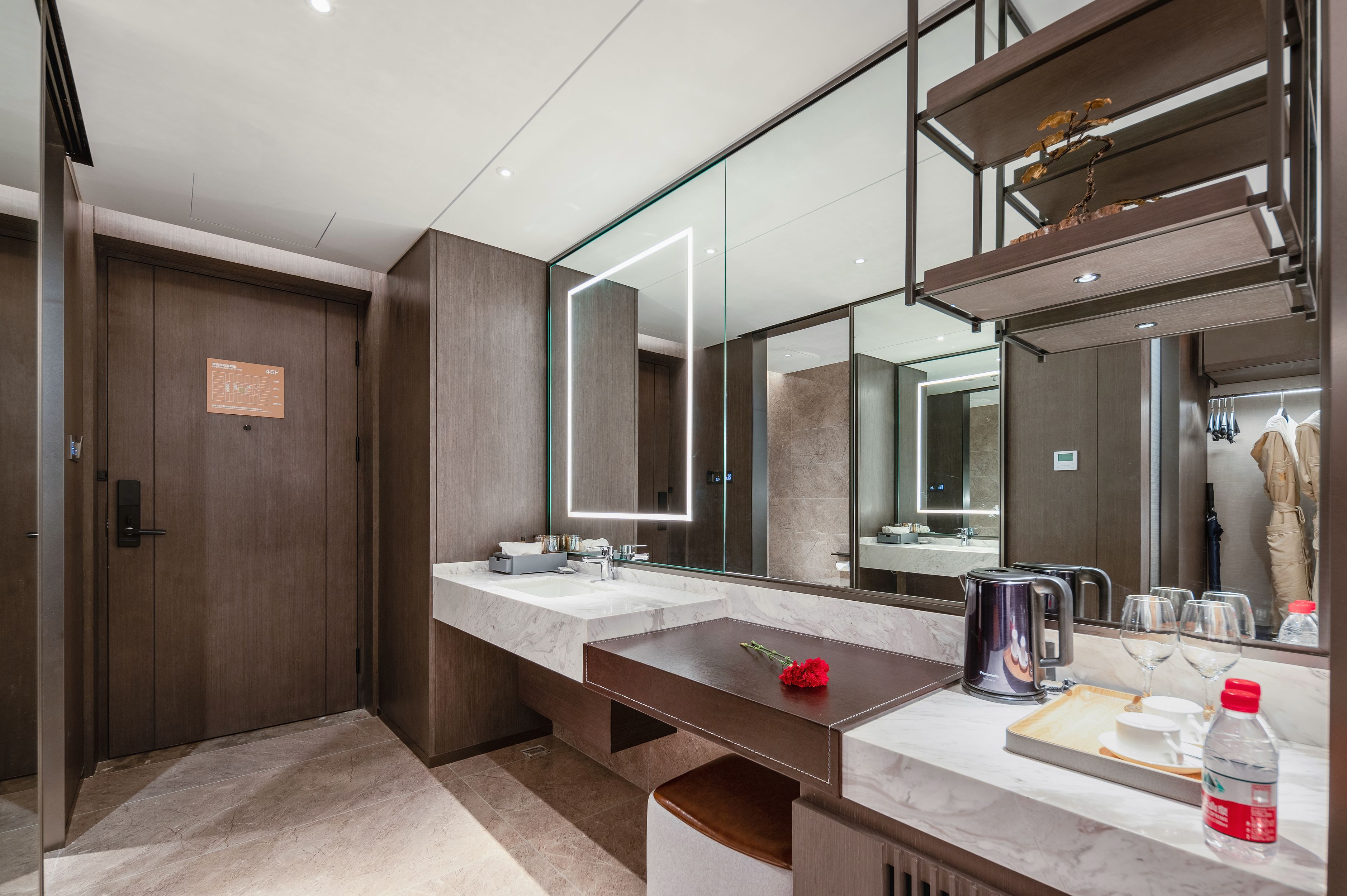 云端.城景行政大床房（智能客控+办公友好+落地窗）