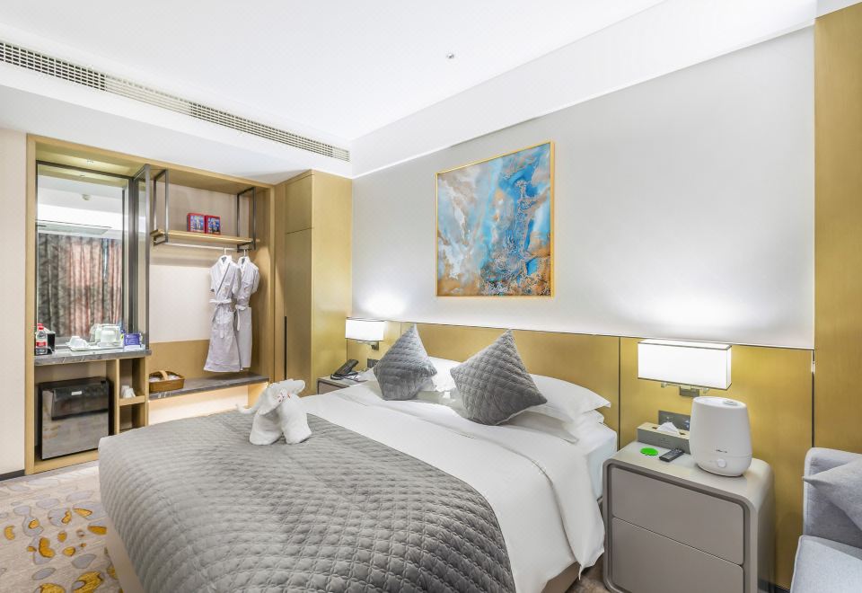 豪华大床房（水系花园景观+80支贡缎床品+金可儿床垫）