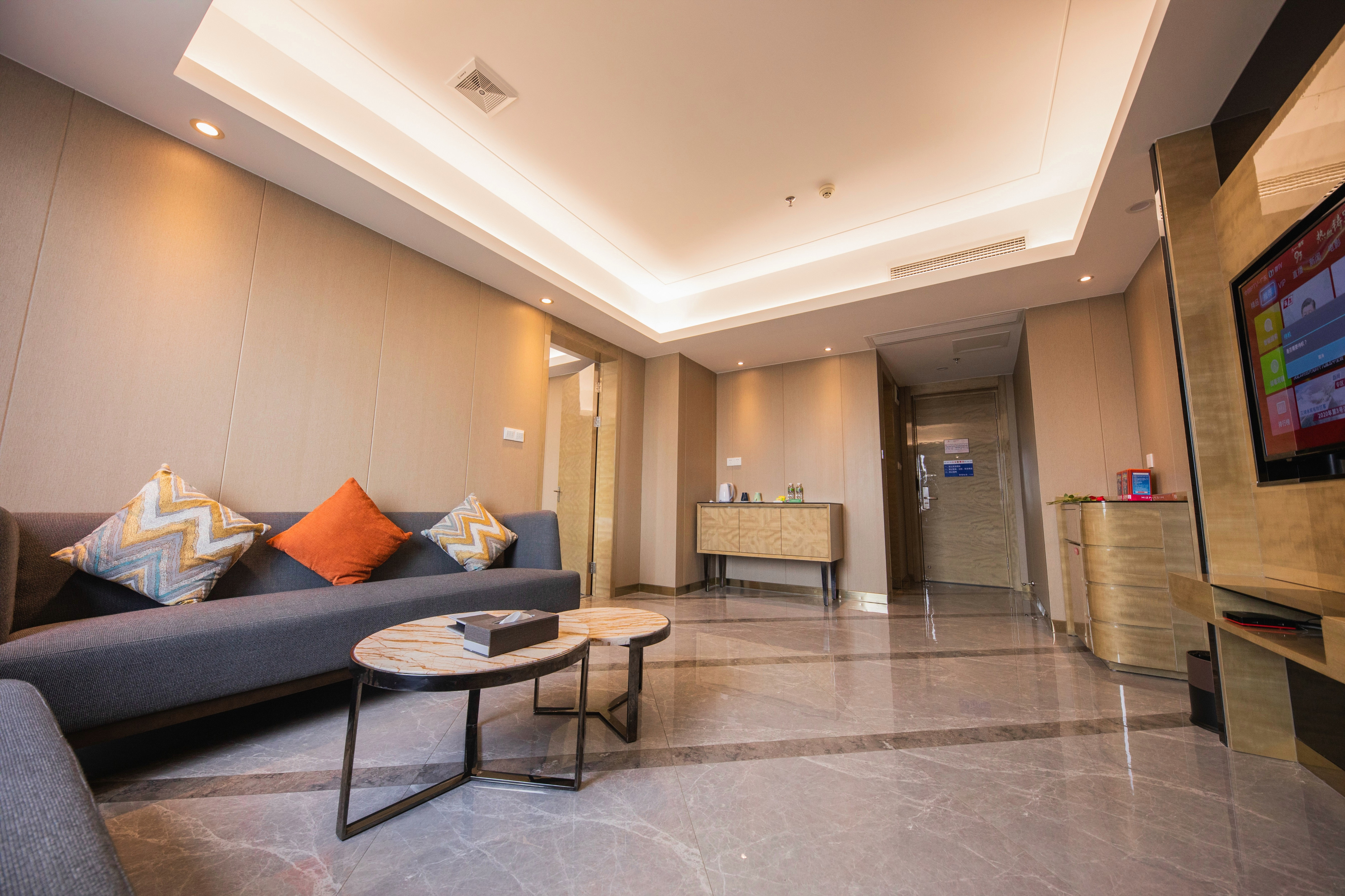 伯爵套房（高空眺望+览江悦城+一厅两房三床三衞）