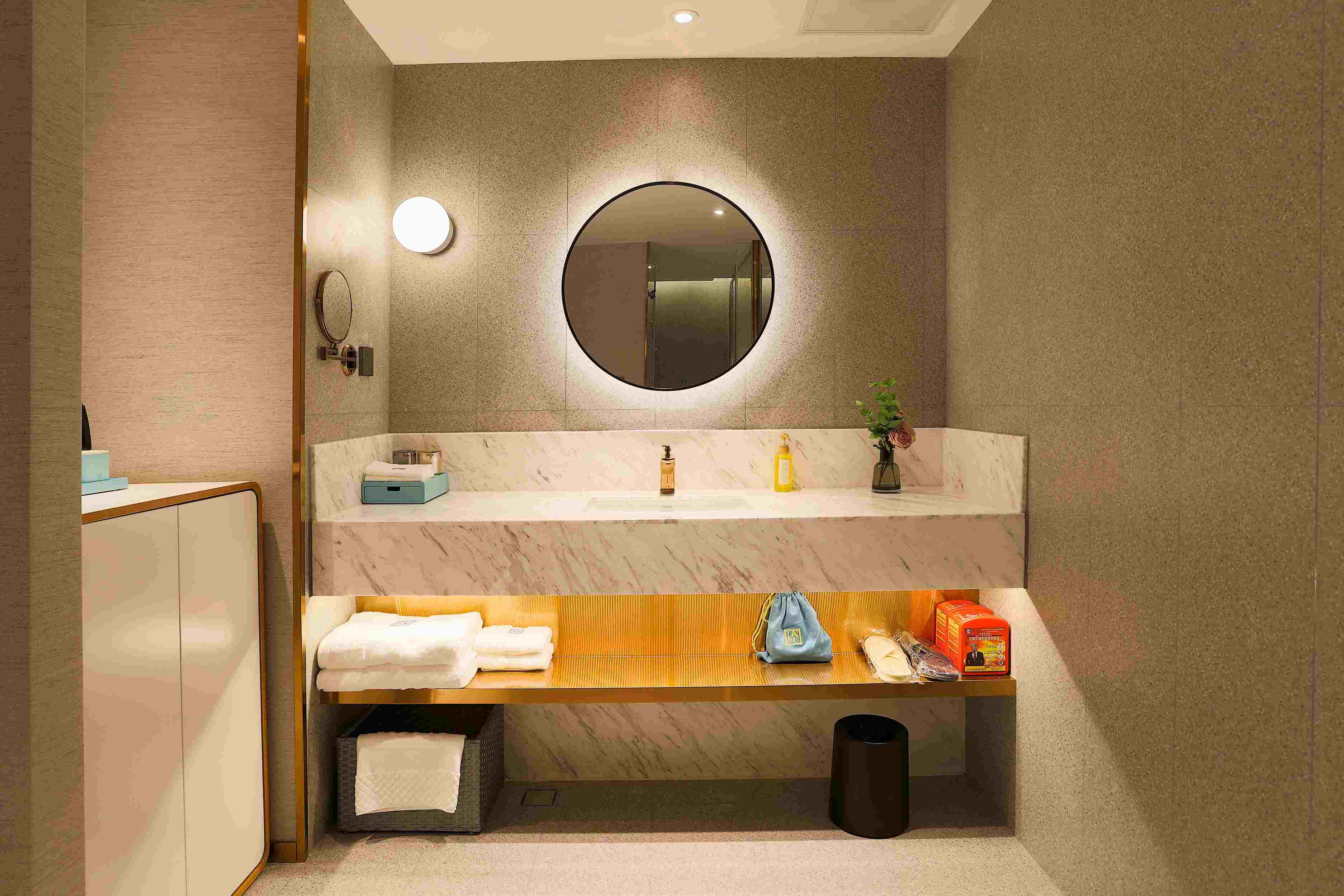 影音巨幕房（全屋智能语音控制+幕布投影）