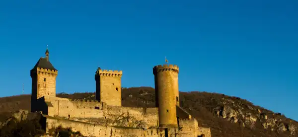 Hôtels à : Foix