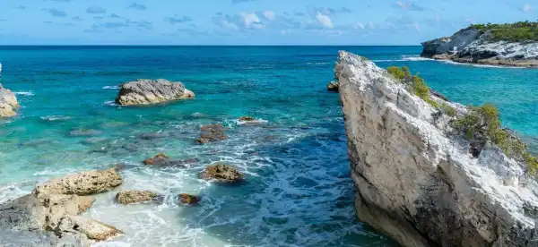 Hotels With Pools in Long Island, Bahamas